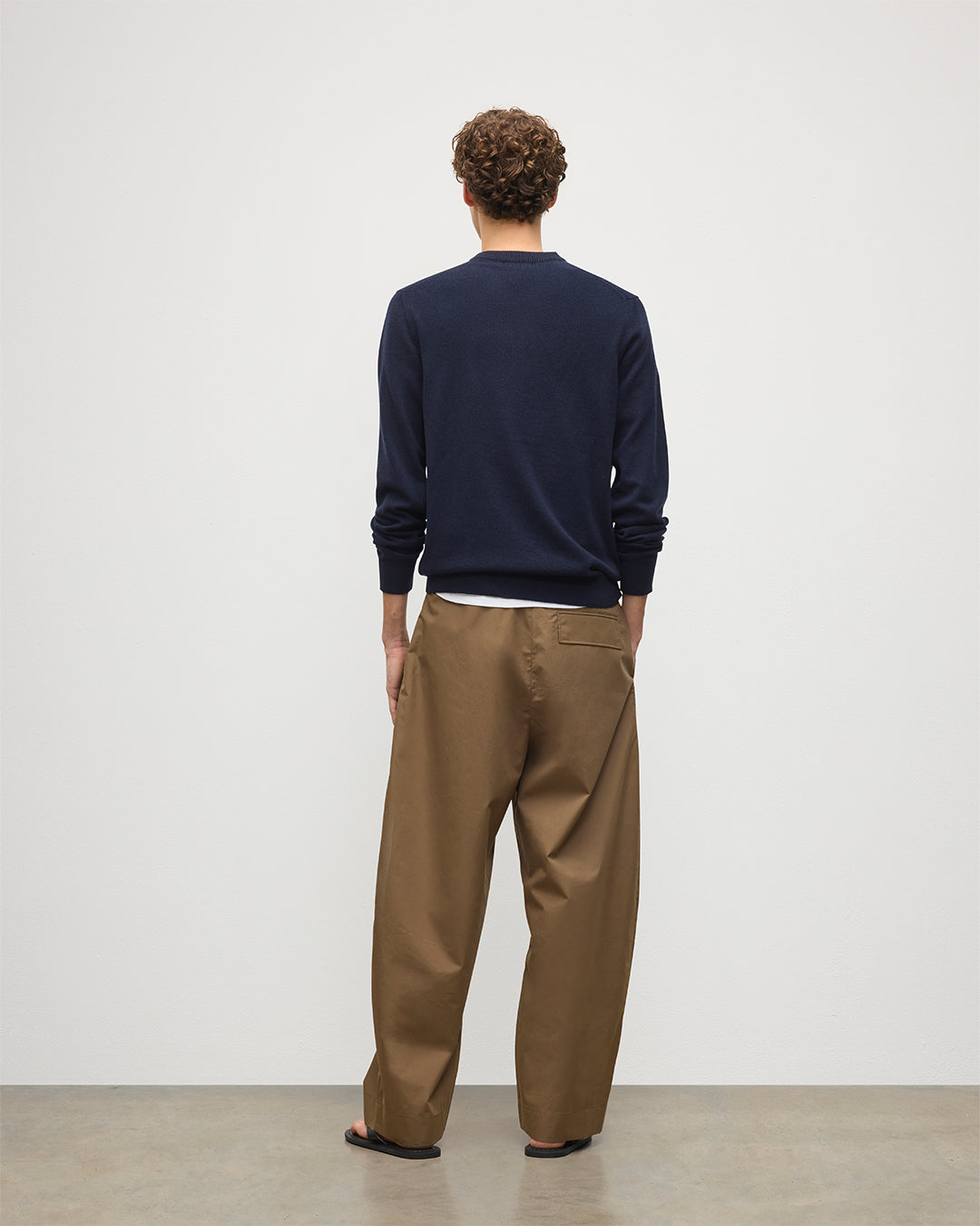 Johnstons of Elgin - Rory Dark Navy Classic Cashmere V - Neck Jumper
