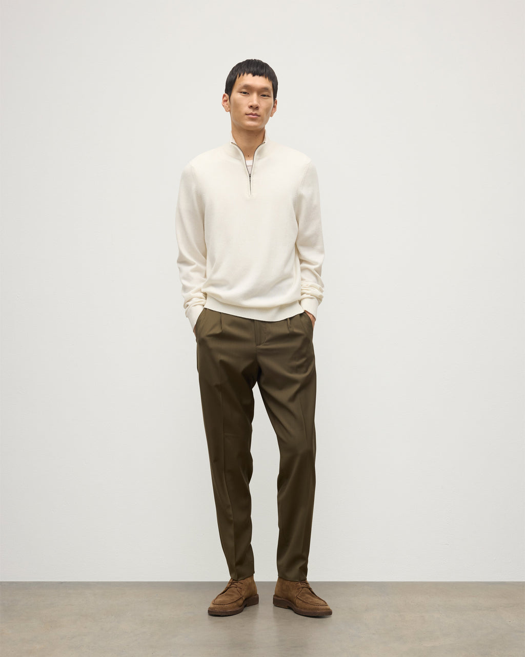 Johnstons of Elgin - Rory White Classic Cashmere Zip Neck Jumper