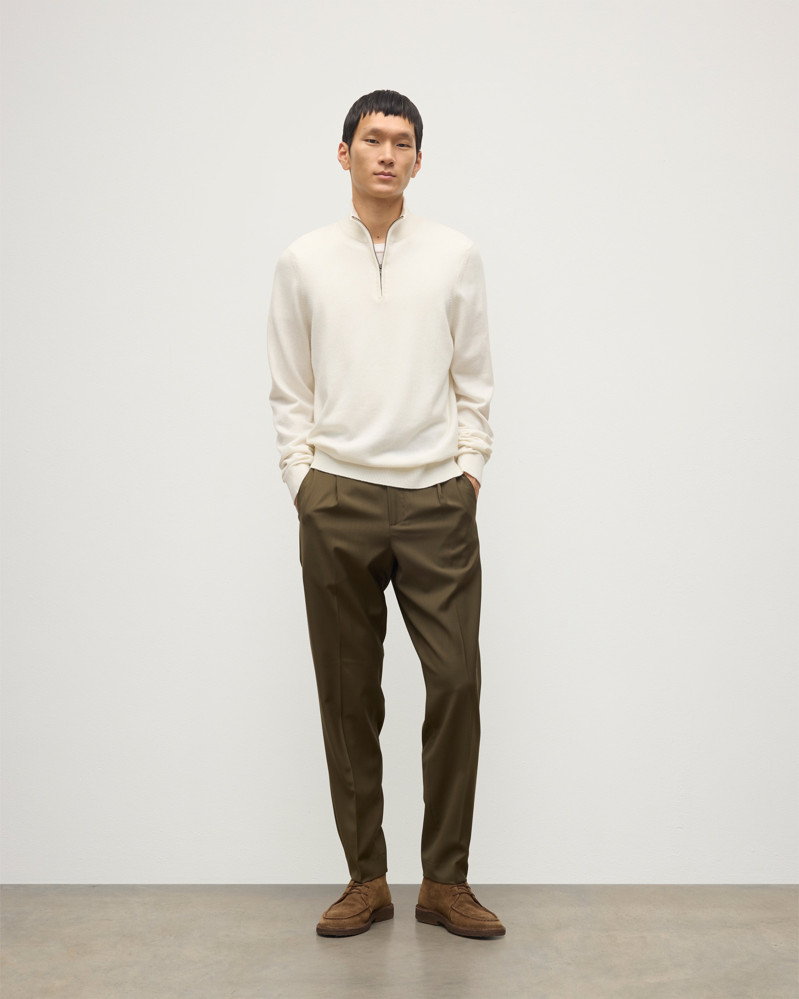 Johnstons of Elgin - Rory White Classic Cashmere Zip Neck Jumper