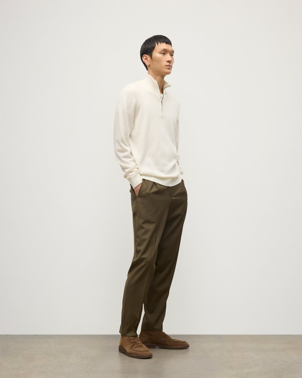 Johnstons of Elgin - Rory White Classic Cashmere Zip Neck Jumper
