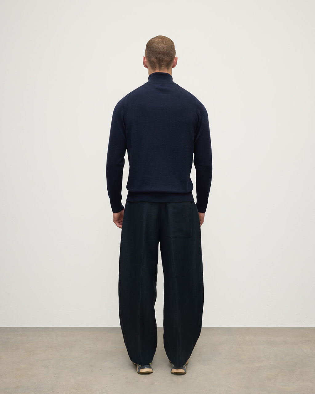 Johnstons of Elgin - Classic Cashmere Dark Navy Zip Neck Jumper