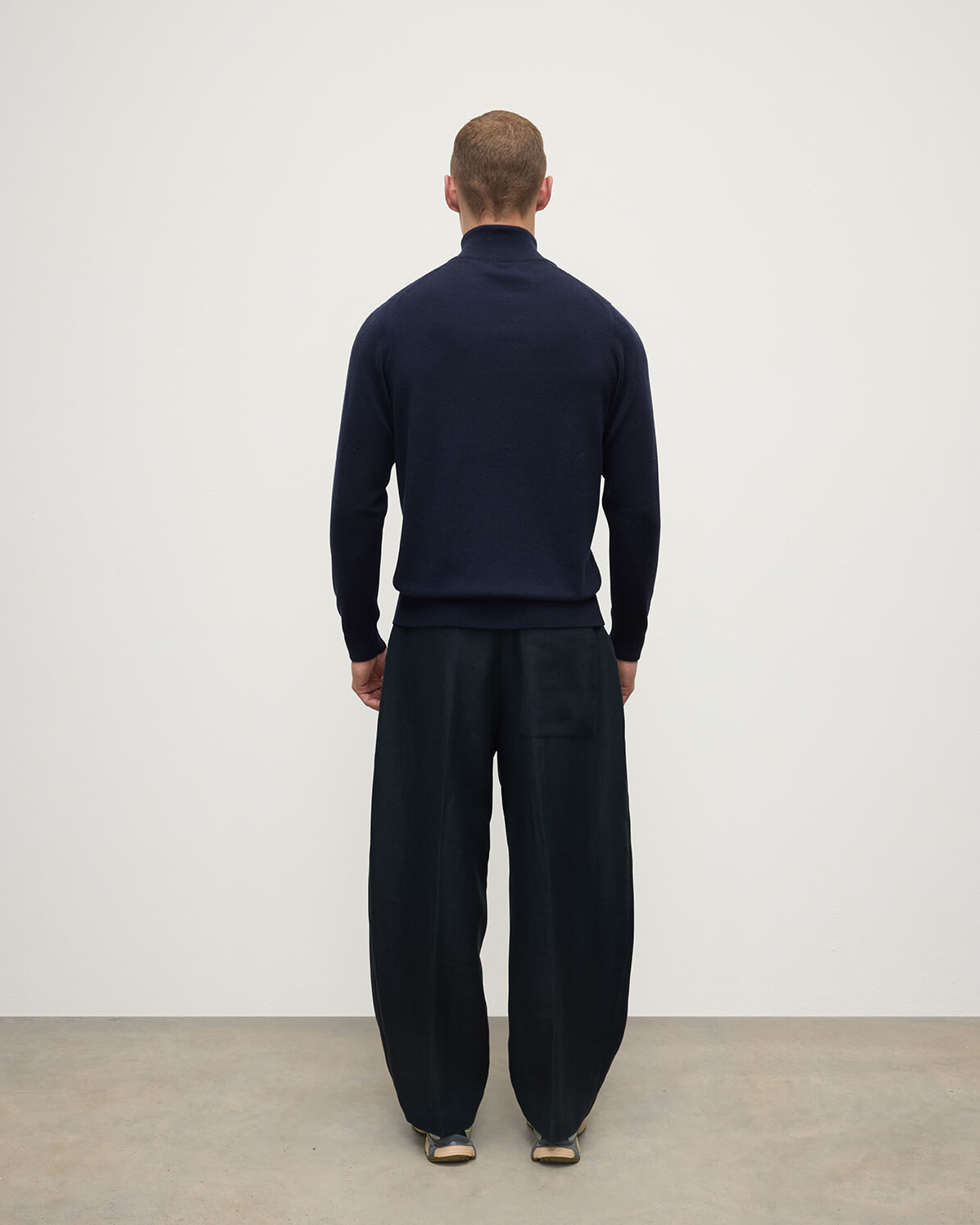 Johnstons of Elgin - Classic Cashmere Dark Navy Zip Neck Jumper