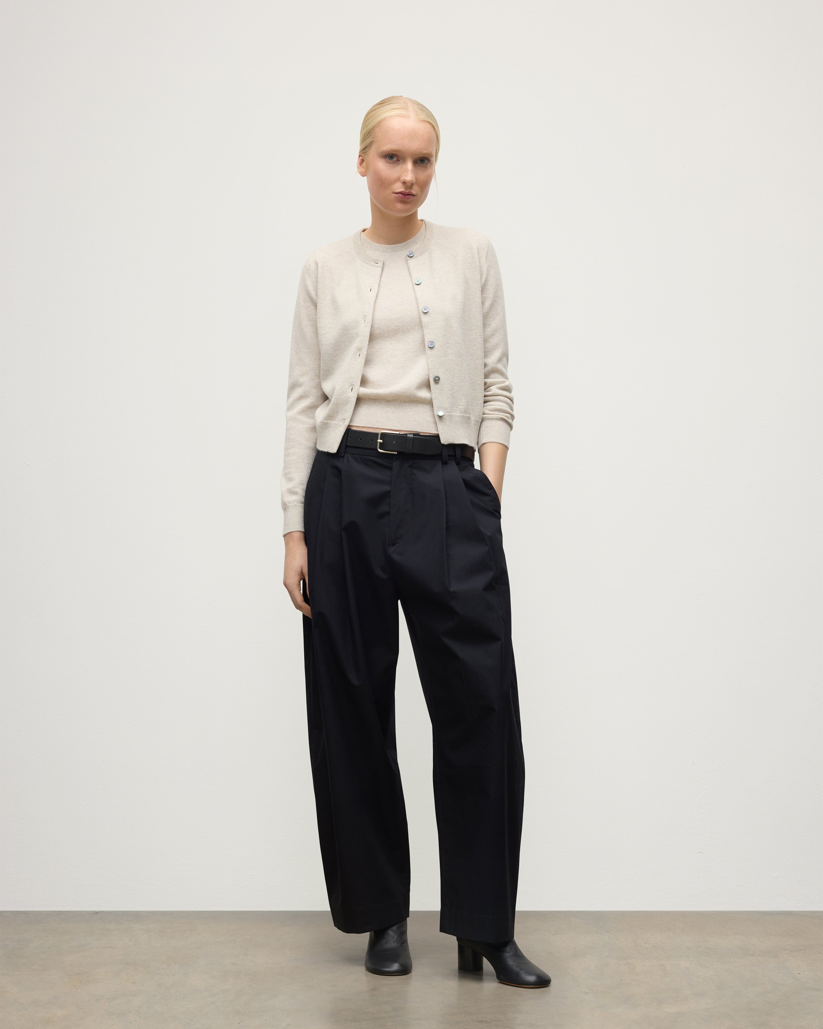 Johnstons of Elgin - Iris Natural Classic Cashmere Cardigan
