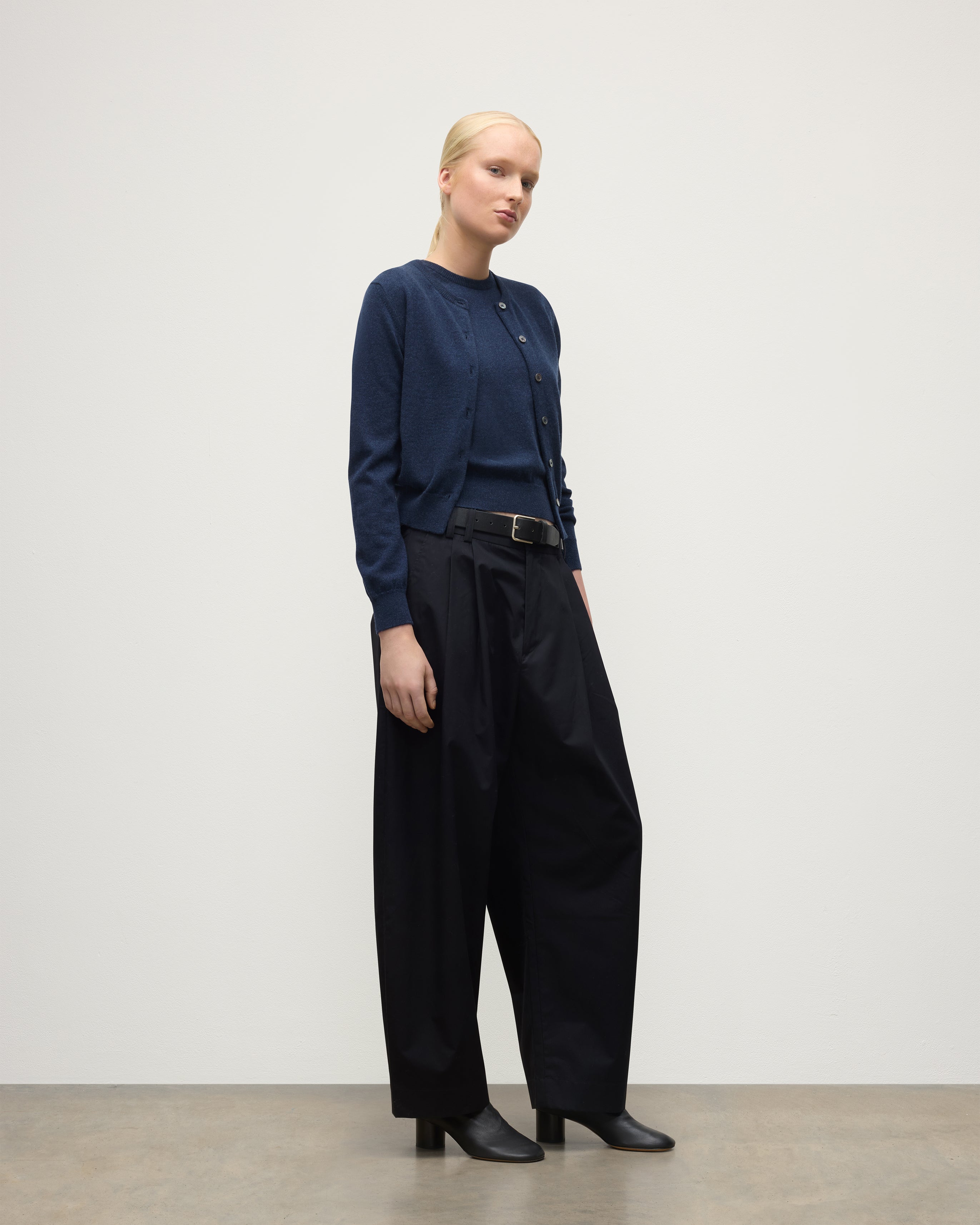 Johnstons of Elgin - Iris Navy Classic Cashmere Cardigan