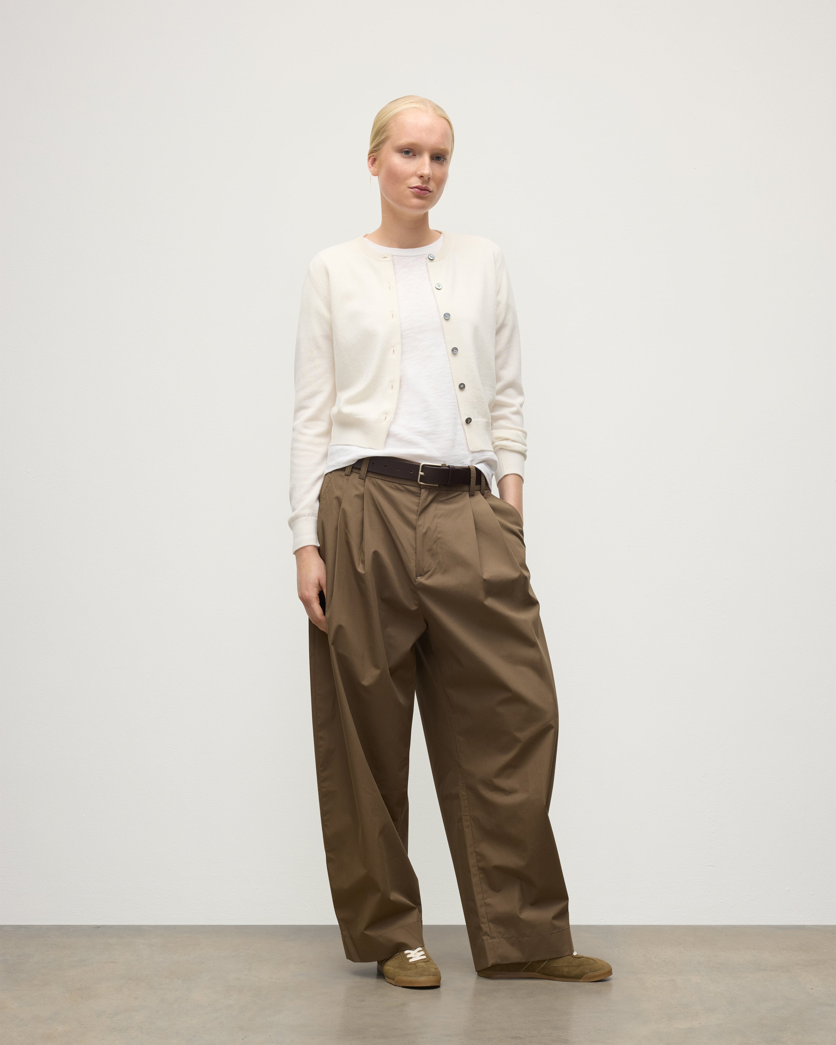Johnstons of Elgin - Iris White Classic Cashmere Cardigan