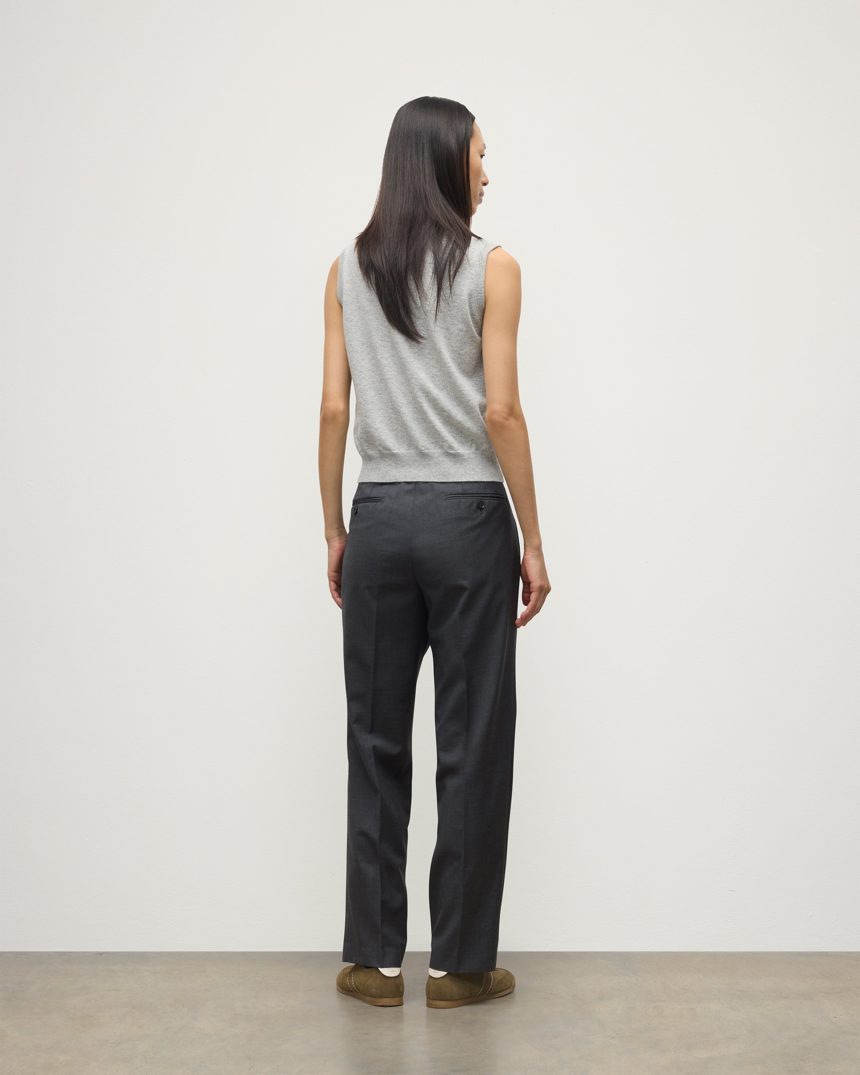 Johnstons of Elgin - Iris Pale Grey Classic Cashmere Tank