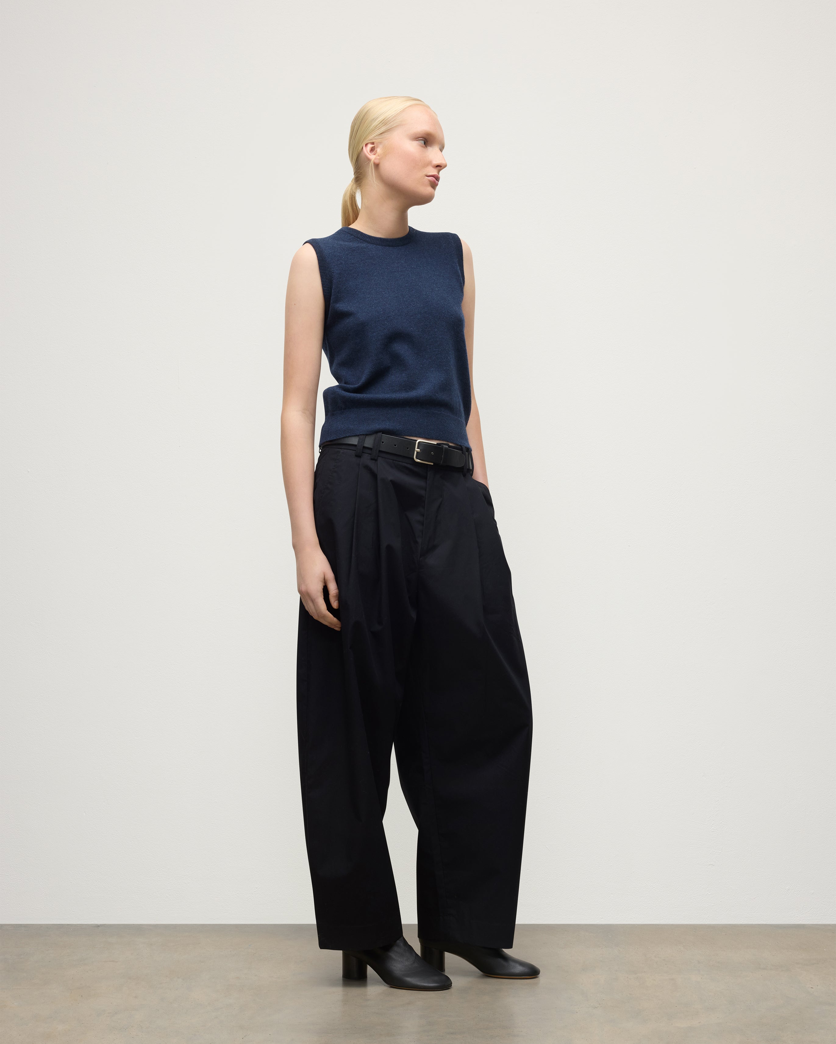 Johnstons of Elgin - Iris Navy Classic Cashmere Tank