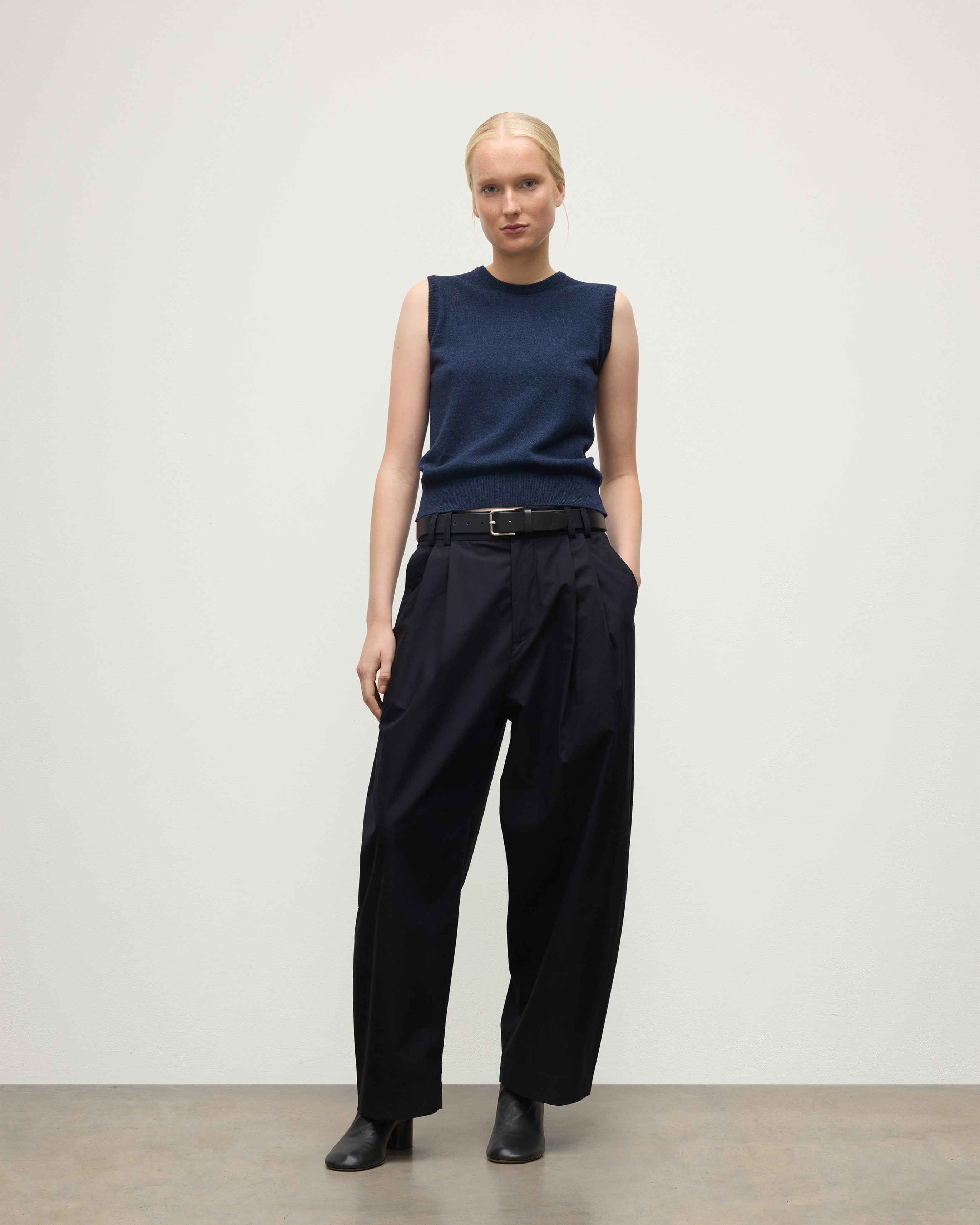 Johnstons of Elgin - Iris Navy Classic Cashmere Tank