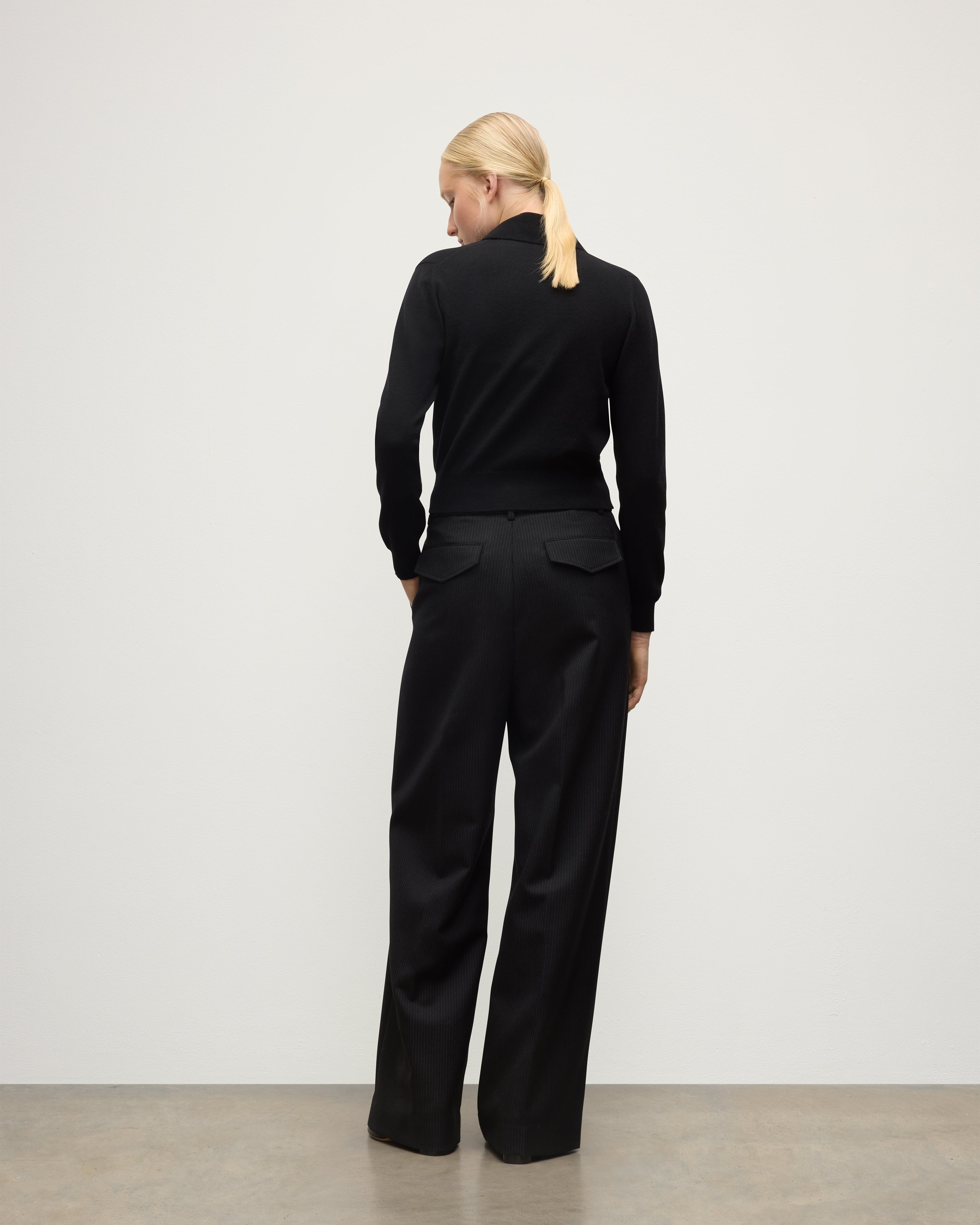 Johnstons of Elgin - Crathie Black Shawl Cashmere Cardigan
