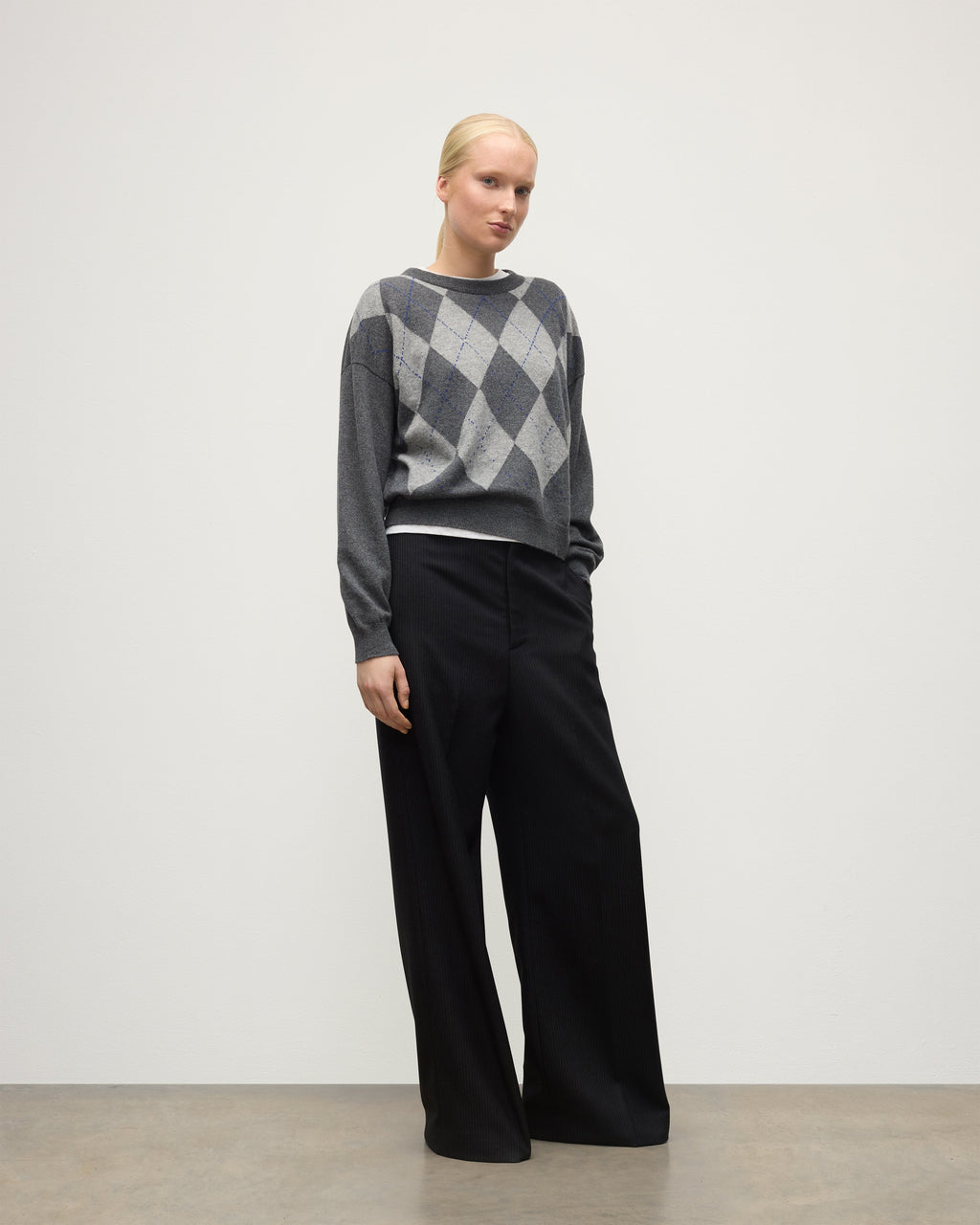 Johnstons of Elgin - Clan Mid Grey Argyle Cashmere Jumper