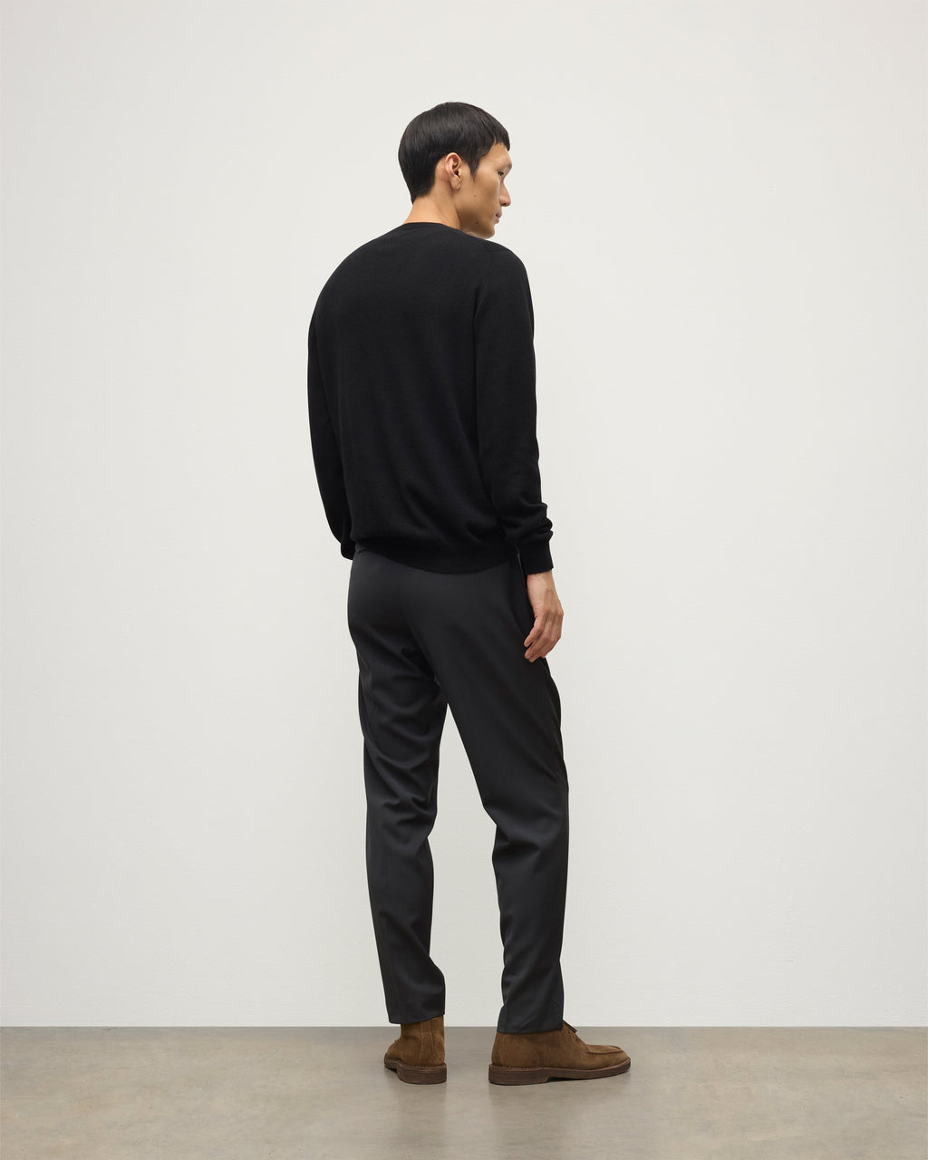Johnstons of Elgin - Argyll Black Cashmere Jumper