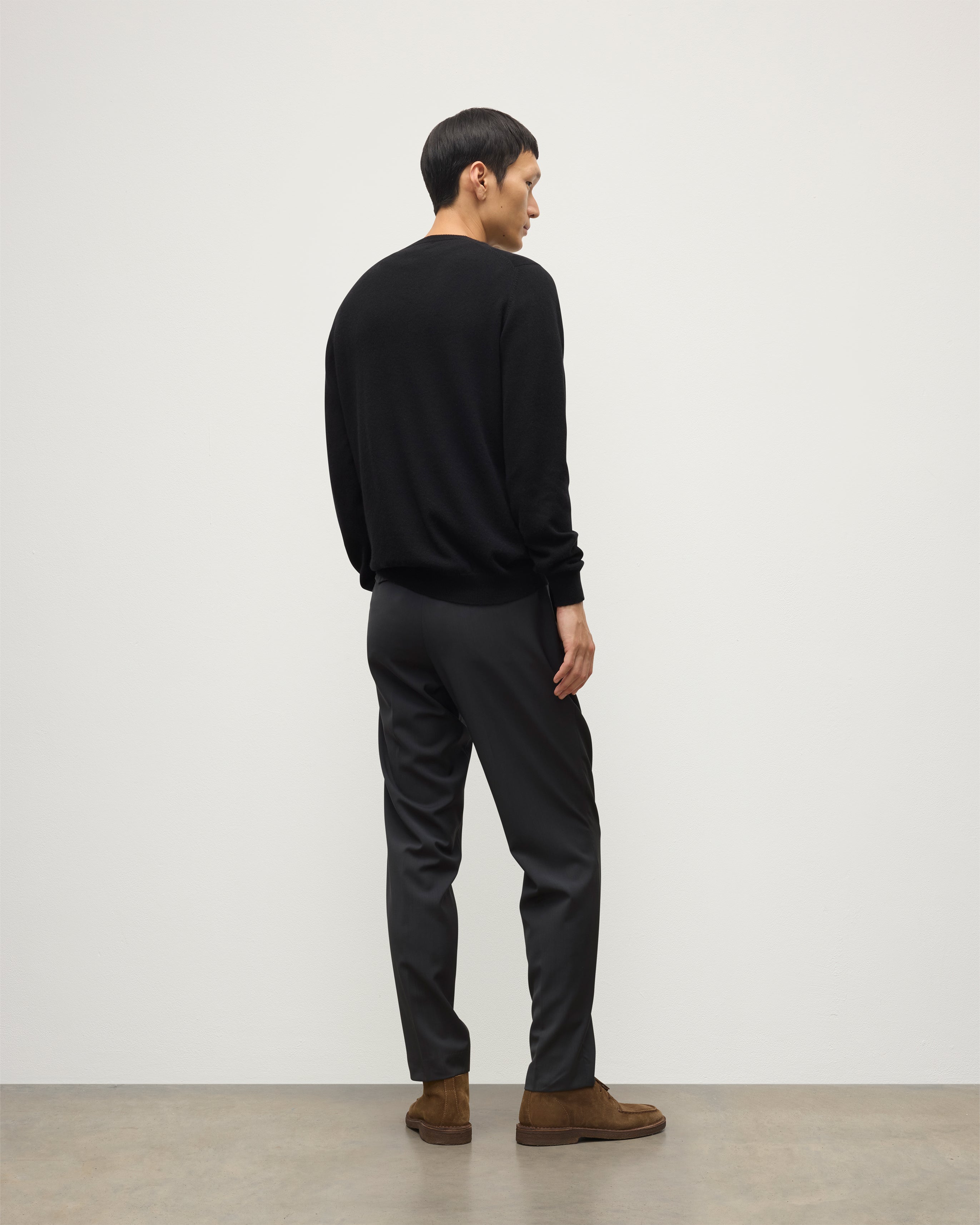 Johnstons of Elgin - Argyll Black Cashmere Jumper