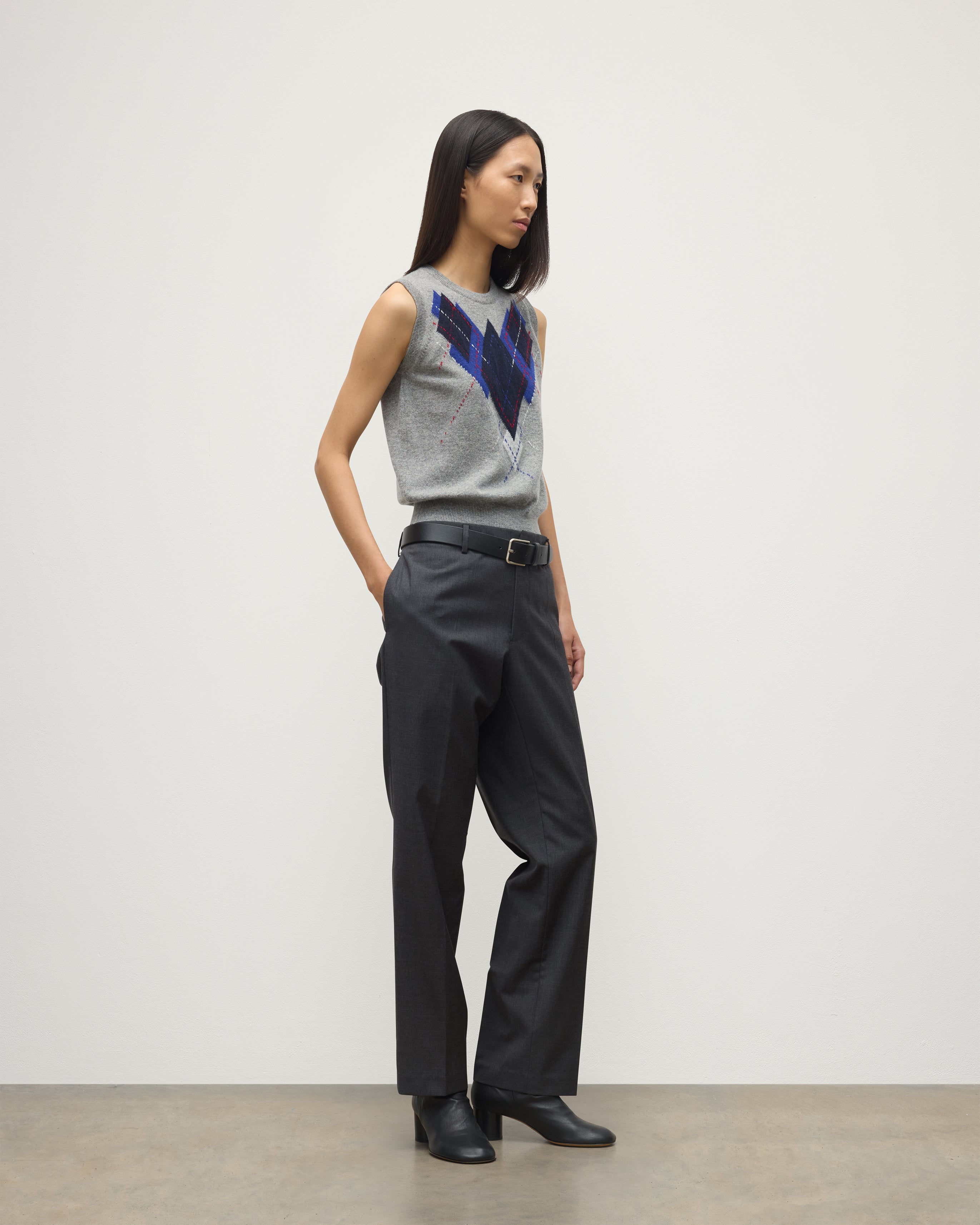 Johnstons of Elgin - Le Jabots Grey Cashmere Tank