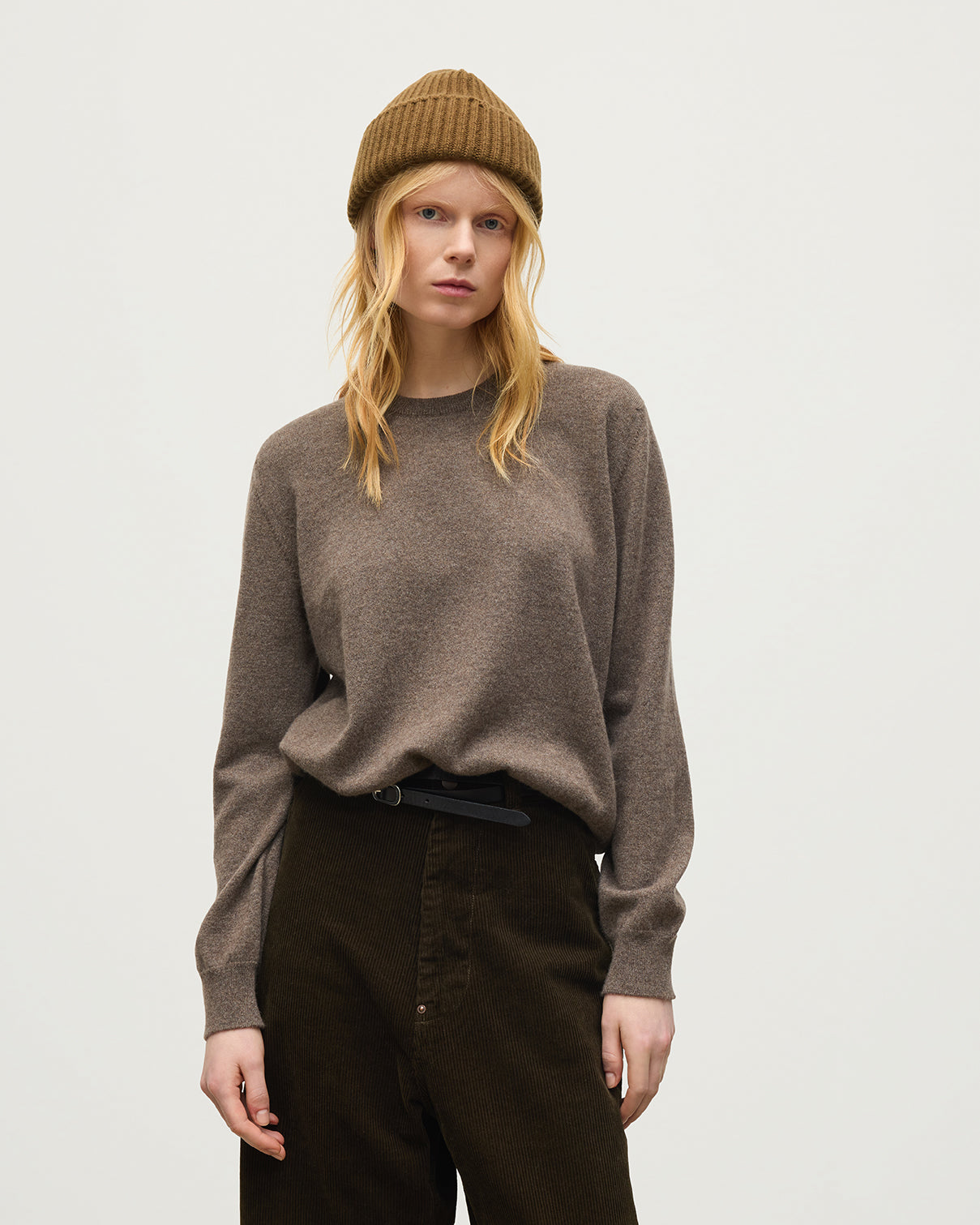 Johnstons of Elgin - Lunan Classic Brown Cashmere Crew Jumper