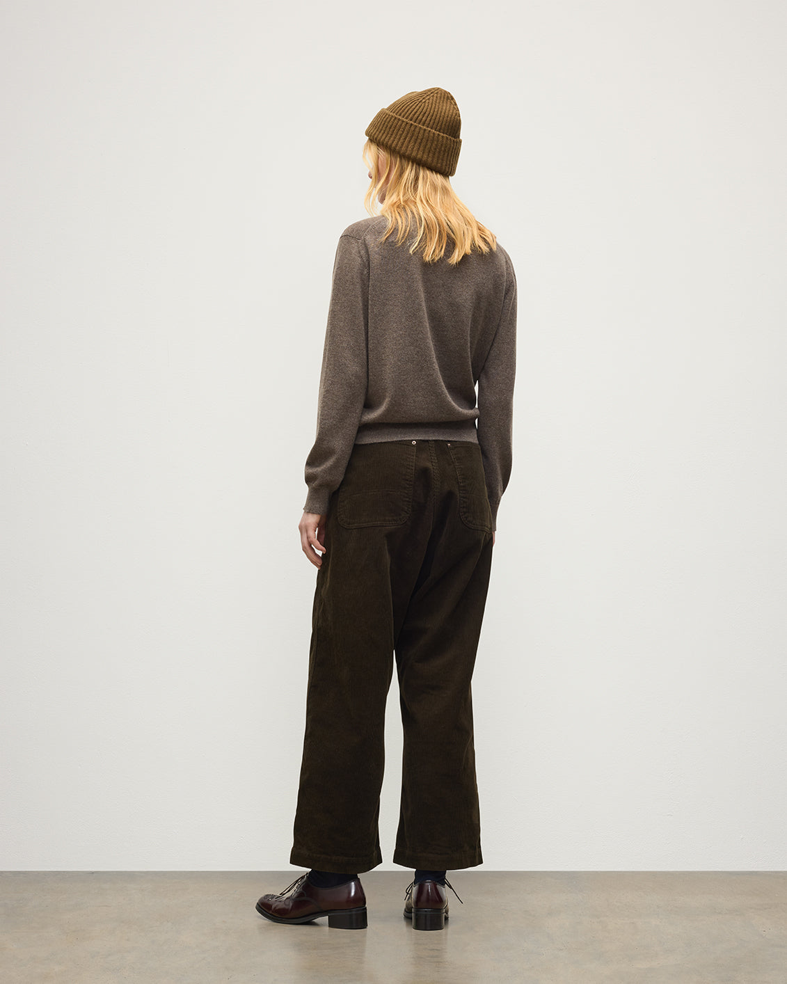 Johnstons of Elgin - Lunan Classic Brown Cashmere Crew Jumper
