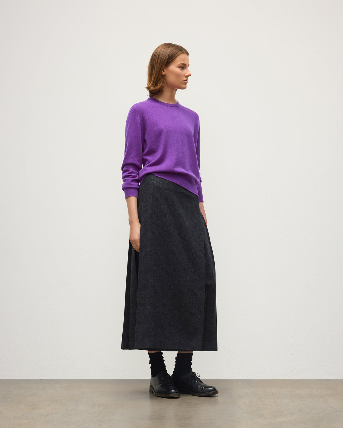 Johnstons of Elgin - Lunan Classic Purple Cashmere Crew Jumper