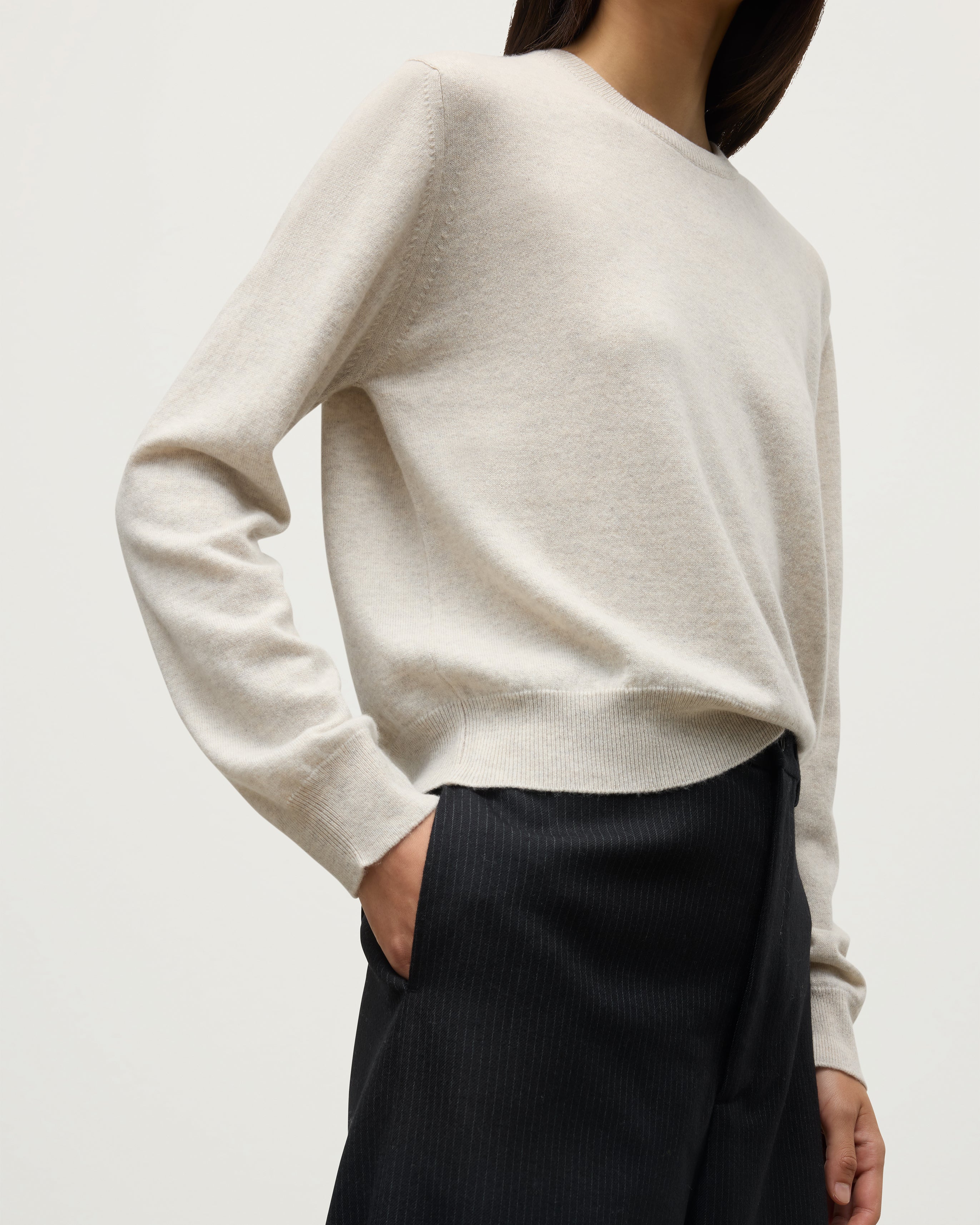 Johnstons of Elgin - Lunan Natural Classic Cashmere Crew Jumper
