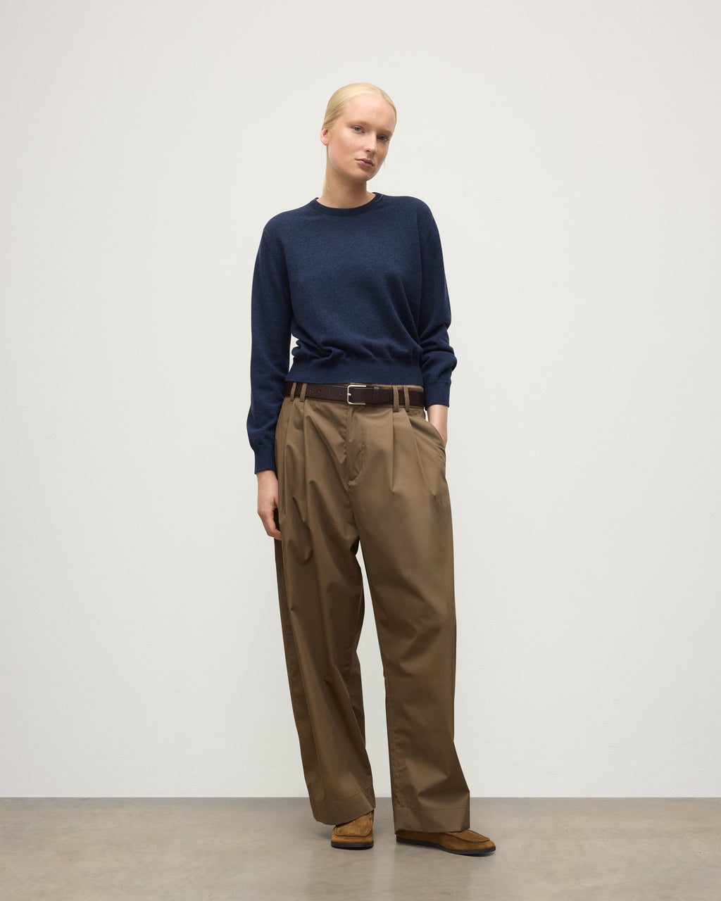 Johnstons of Elgin - Lunan Navy Classic Cashmere Crew Jumper