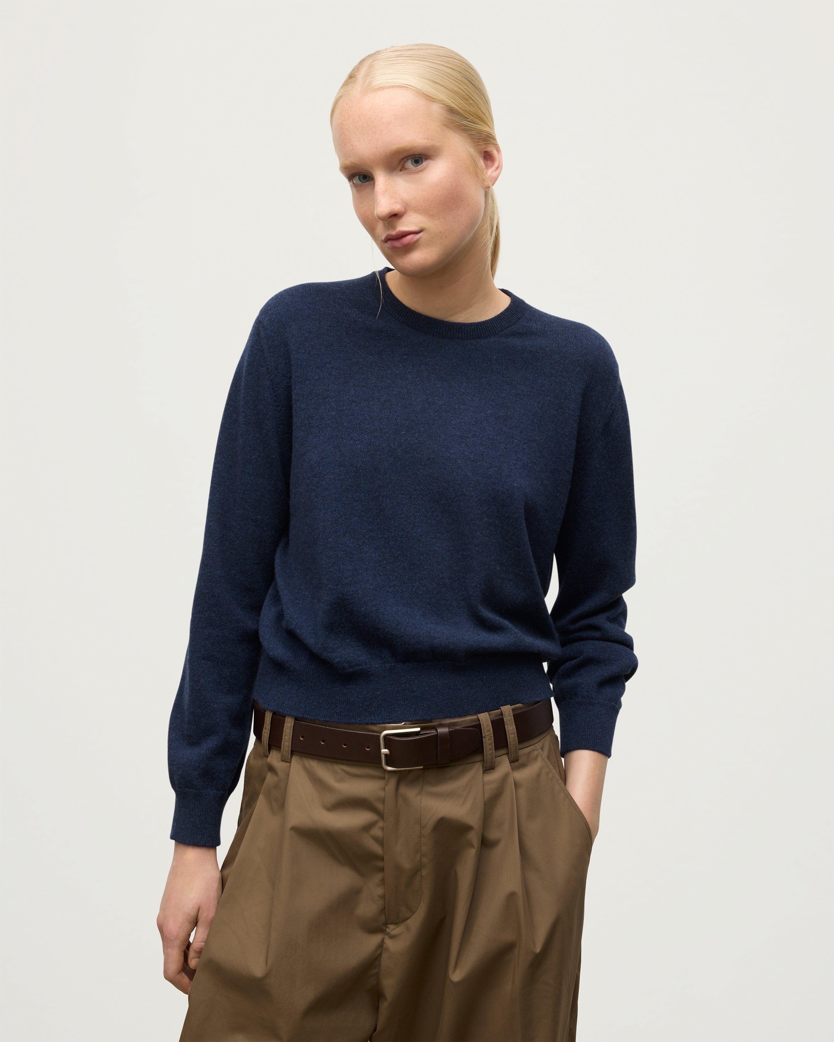Johnstons of Elgin - Lunan Navy Classic Cashmere Crew Jumper