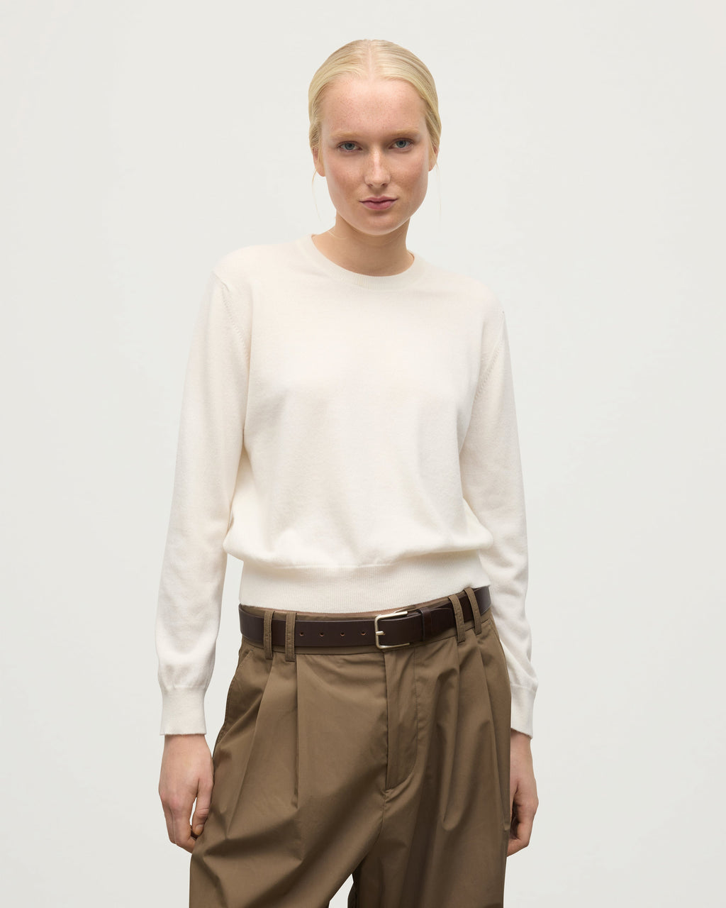 Johnstons of Elgin - Lunan White Classic Cashmere Crew Jumper