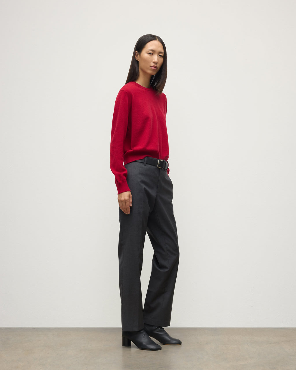 Johnstons of Elgin - Lunan Red Classic Cashmere Crew Jumper