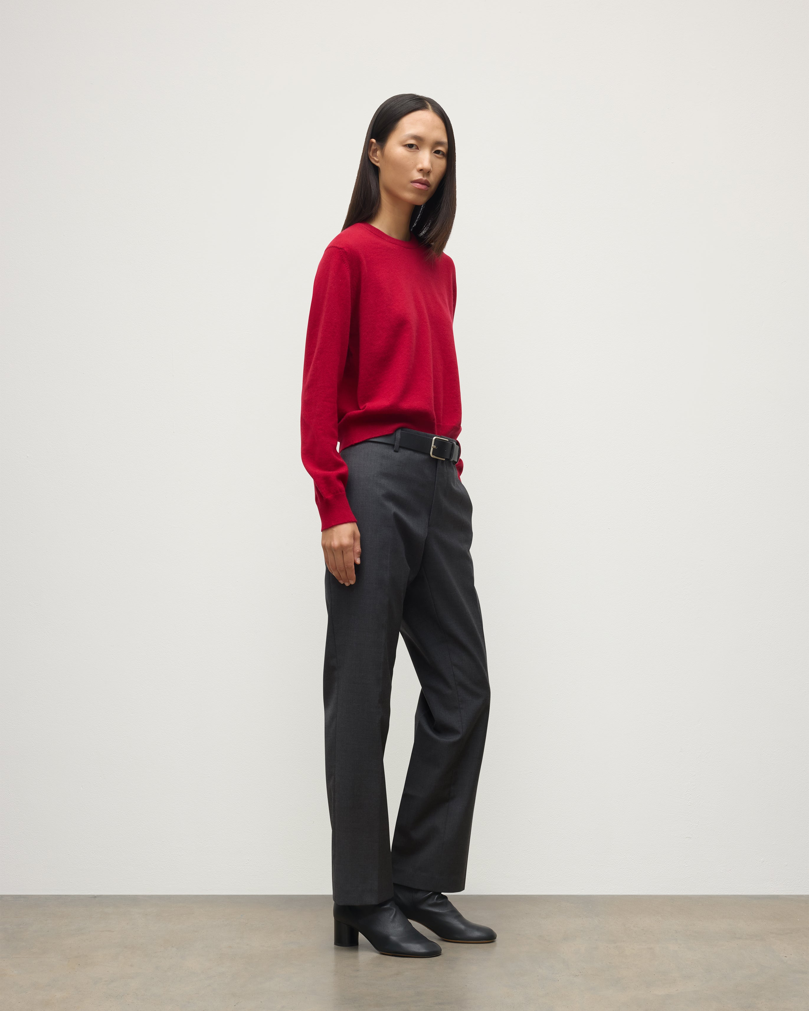 Johnstons of Elgin - Lunan Red Classic Cashmere Crew Jumper