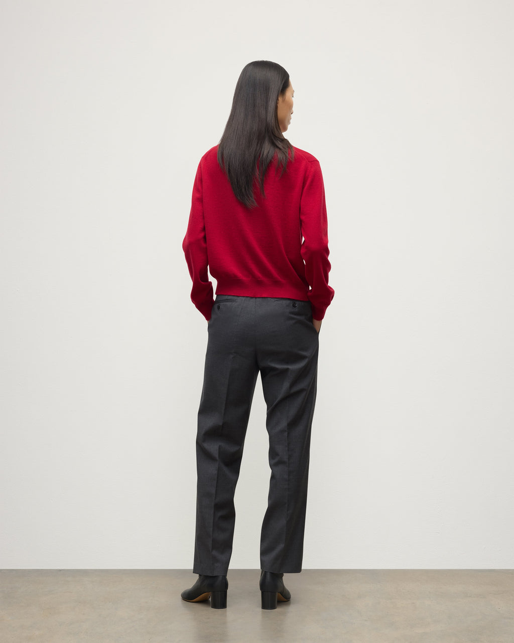 Johnstons of Elgin - Lunan Red Classic Cashmere Crew Jumper
