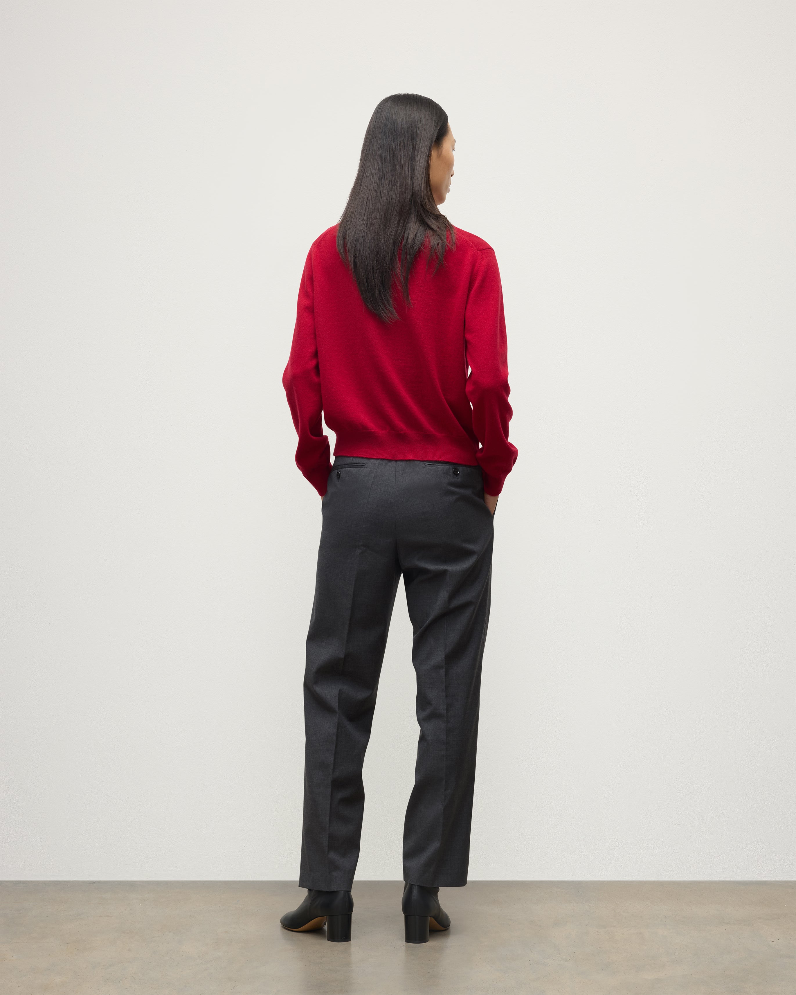Johnstons of Elgin - Lunan Red Classic Cashmere Crew Jumper