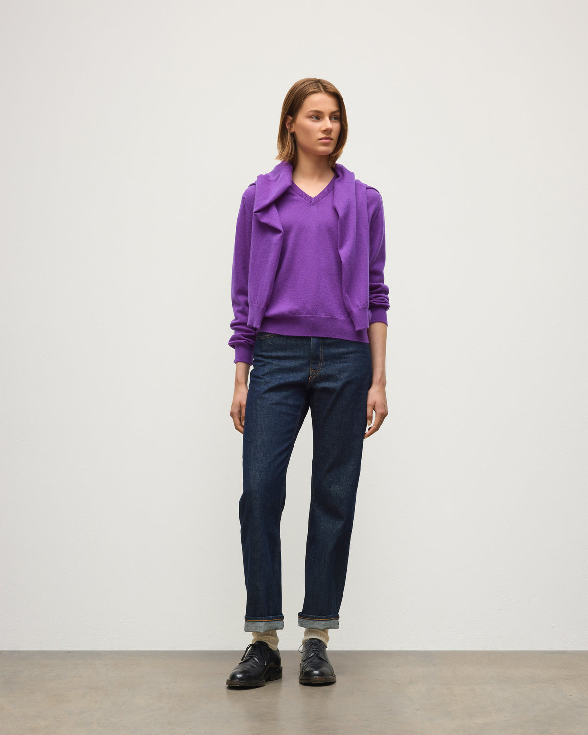Johnstons of Elgin - Lunan Classic Purple Cashmere V Neck Jumper