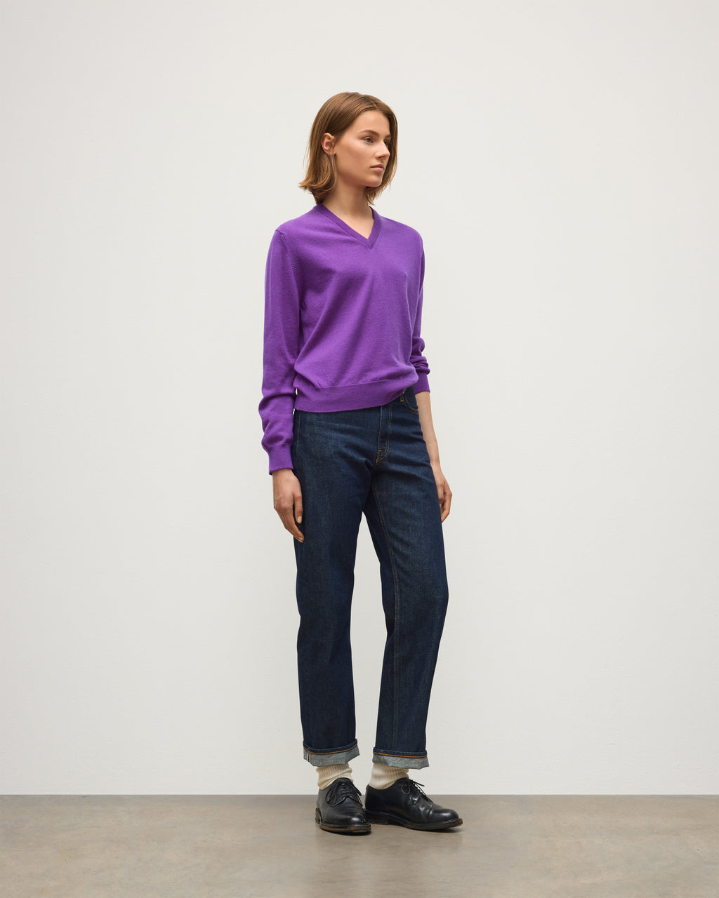 Johnstons of Elgin - Lunan Classic Purple Cashmere V Neck Jumper