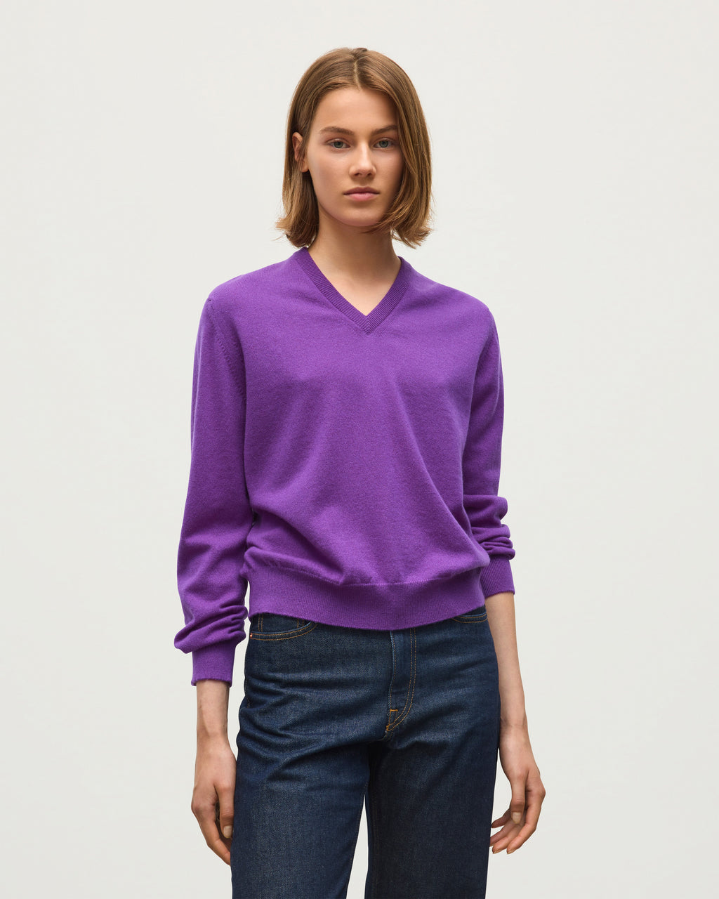 Johnstons of Elgin - Lunan Classic Purple Cashmere V Neck Jumper