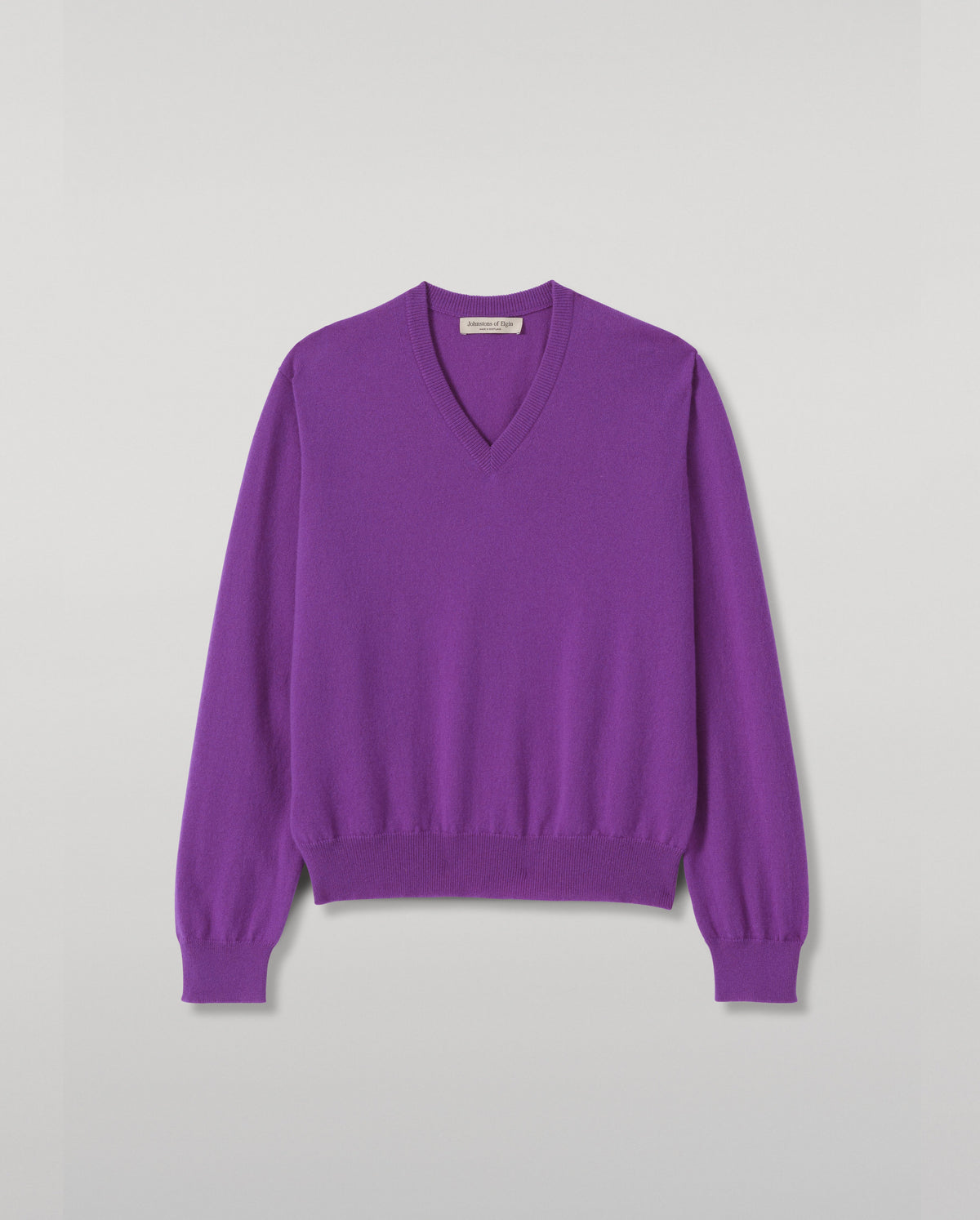 Johnstons of Elgin - Lunan Classic Purple Cashmere V Neck Jumper