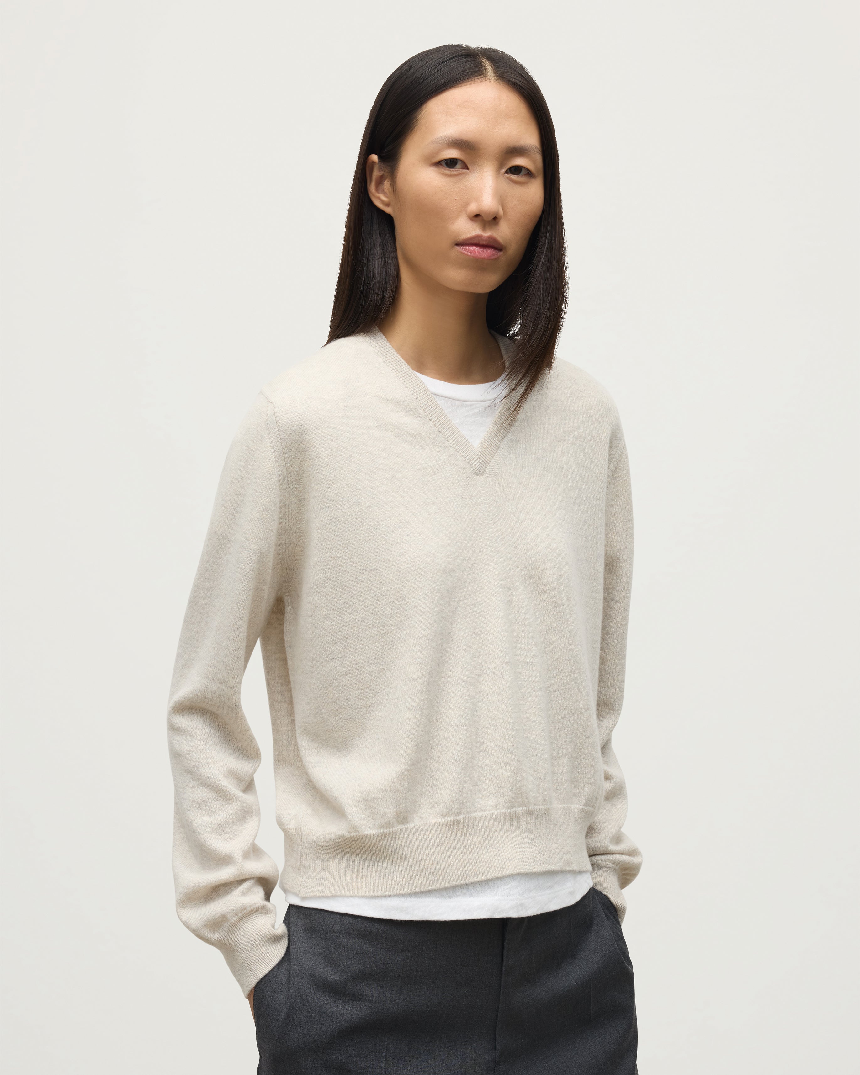 Johnstons of Elgin - Lunan Natural Classic Cashmere V Neck Jumper