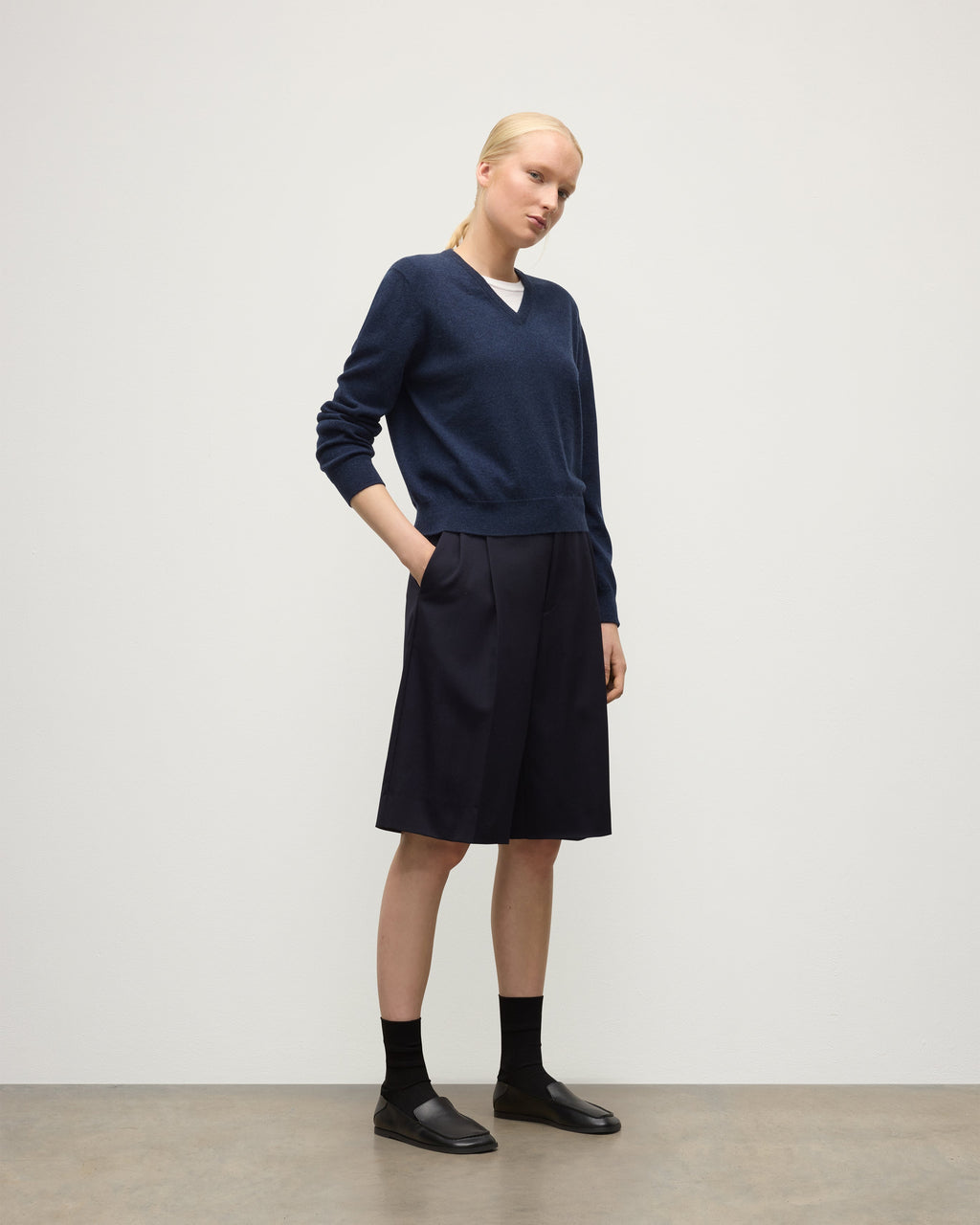 Johnstons of Elgin - Lunan Navy Classic Cashmere V Neck Jumper