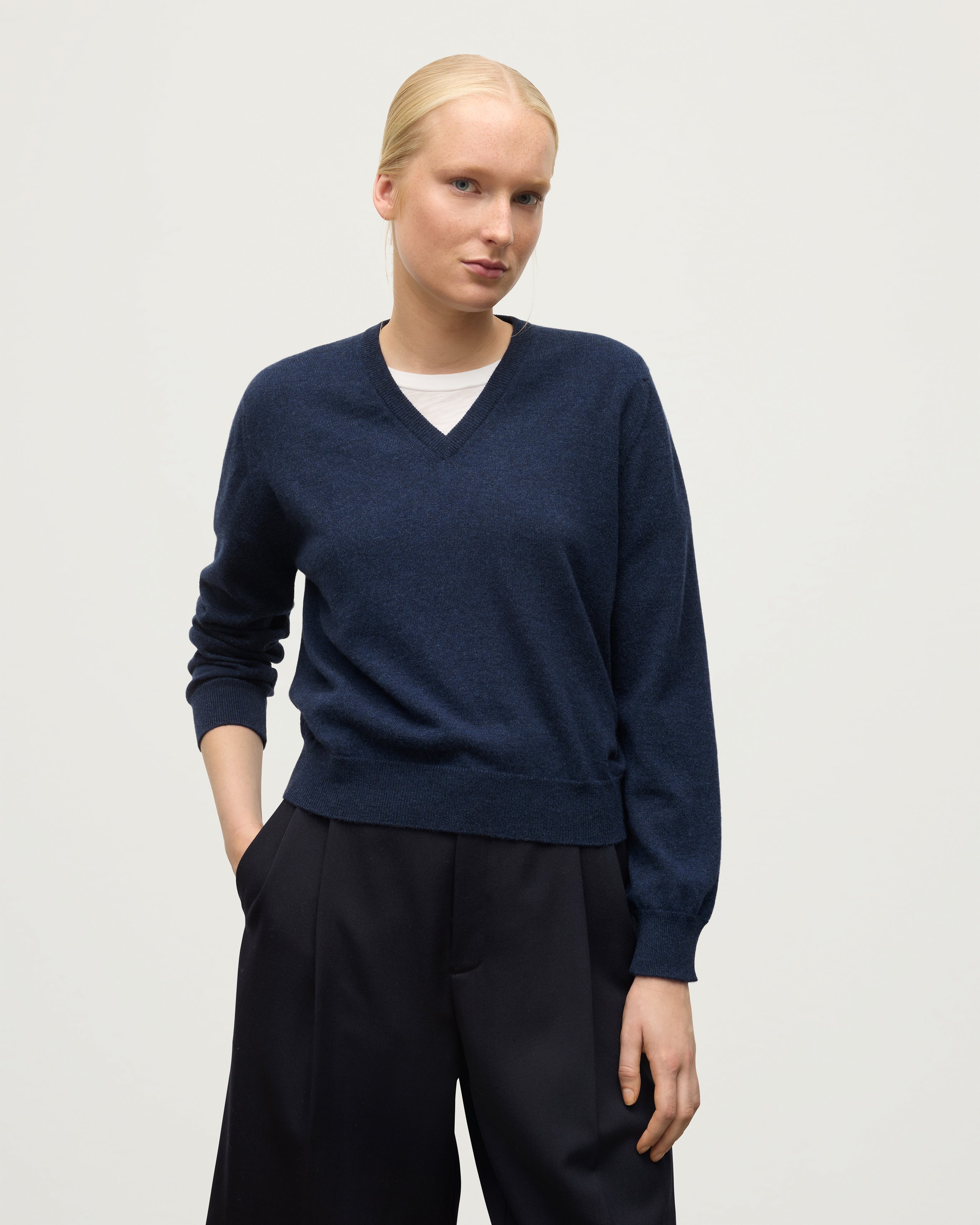 Johnstons of Elgin - Lunan Navy Classic Cashmere V Neck Jumper