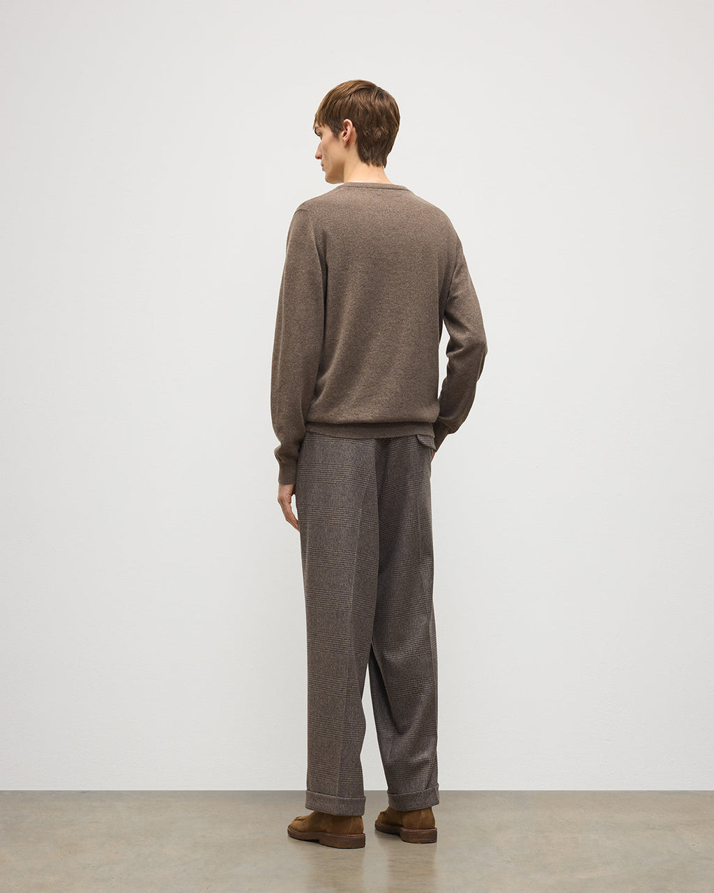 Johnstons of Elgin - Reuben Brown Cashmere V Neck Jumper