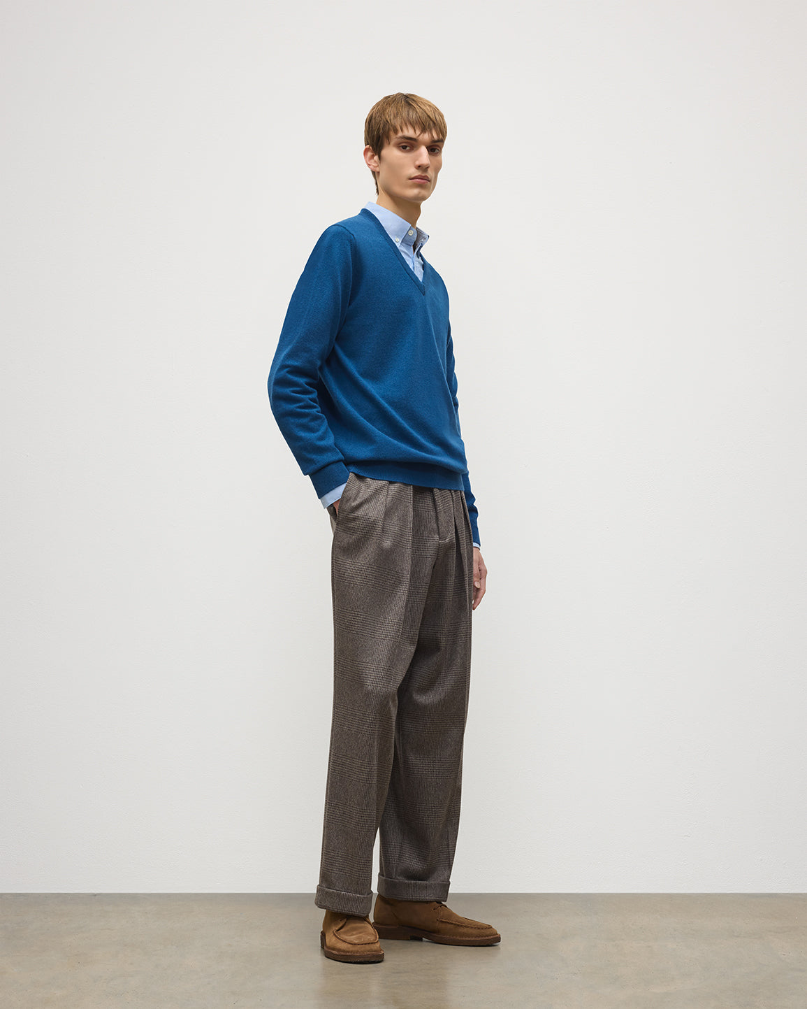 Johnstons of Elgin - Reuben Blue Cashmere V Neck Jumper