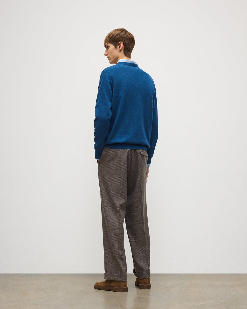 Johnstons of Elgin - Reuben Blue Cashmere V Neck Jumper