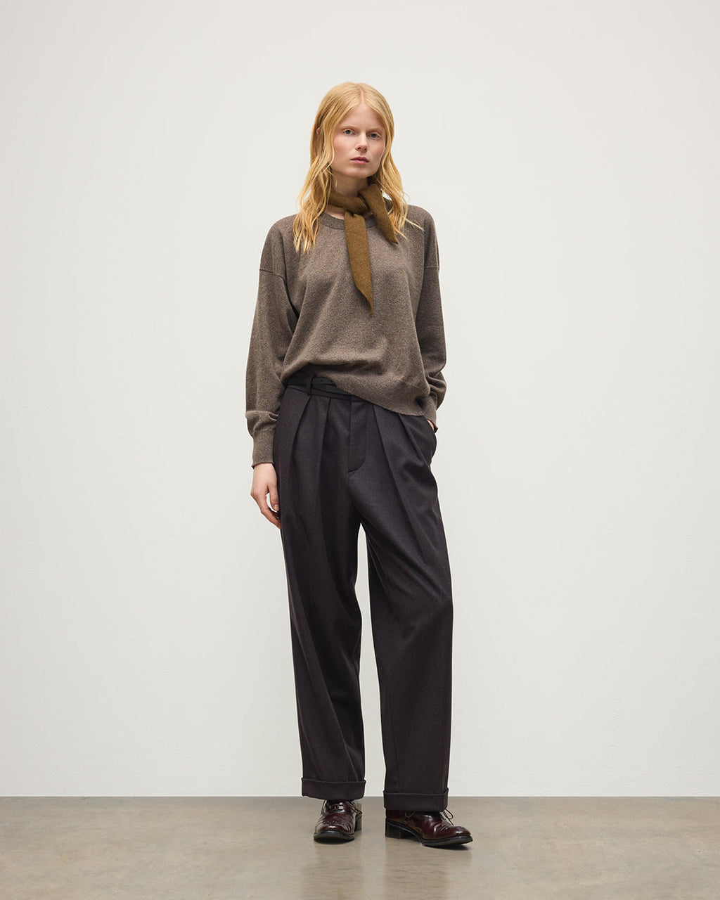 Johnstons of Elgin - Jessie Back Split Brown Colour Block Cashmere Jumper