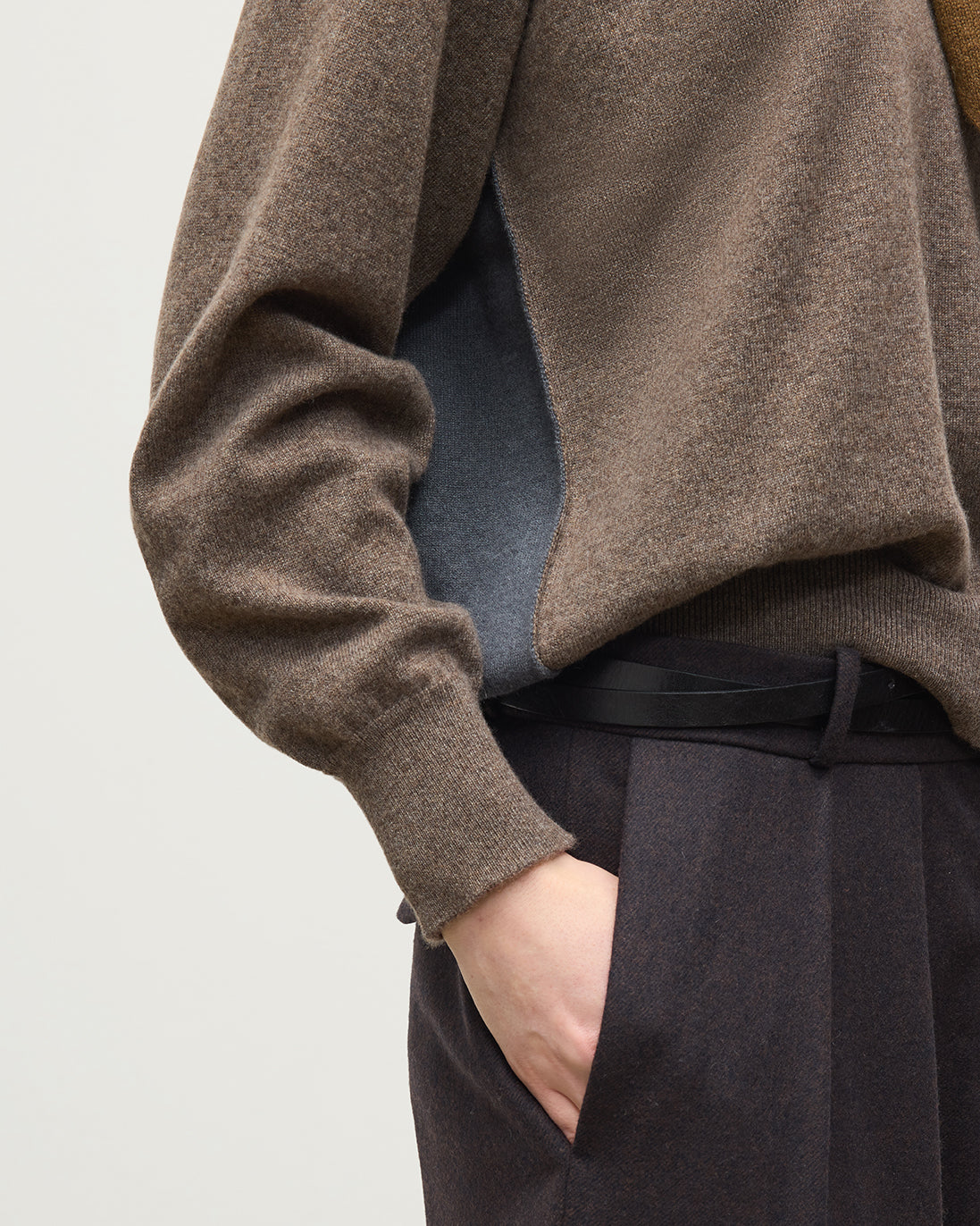Johnstons of Elgin - Jessie Back Split Brown Colour Block Cashmere Jumper