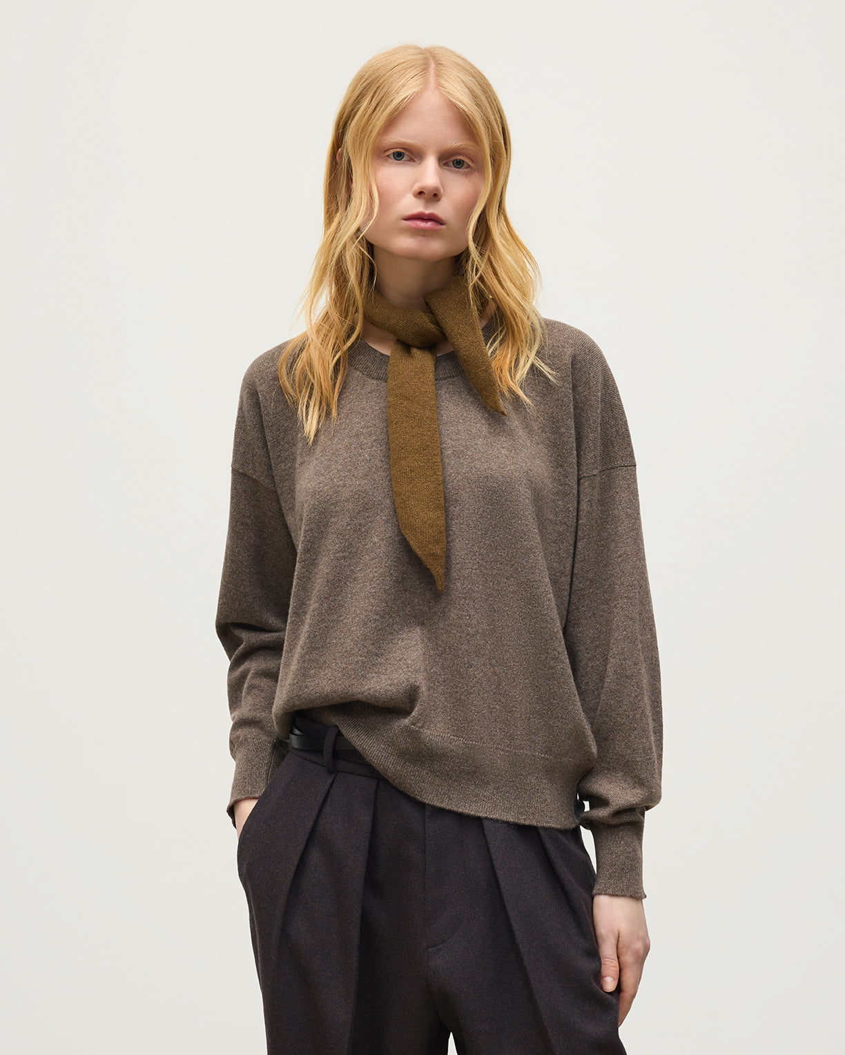 Johnstons of Elgin - Jessie Back Split Brown Colour Block Cashmere Jumper