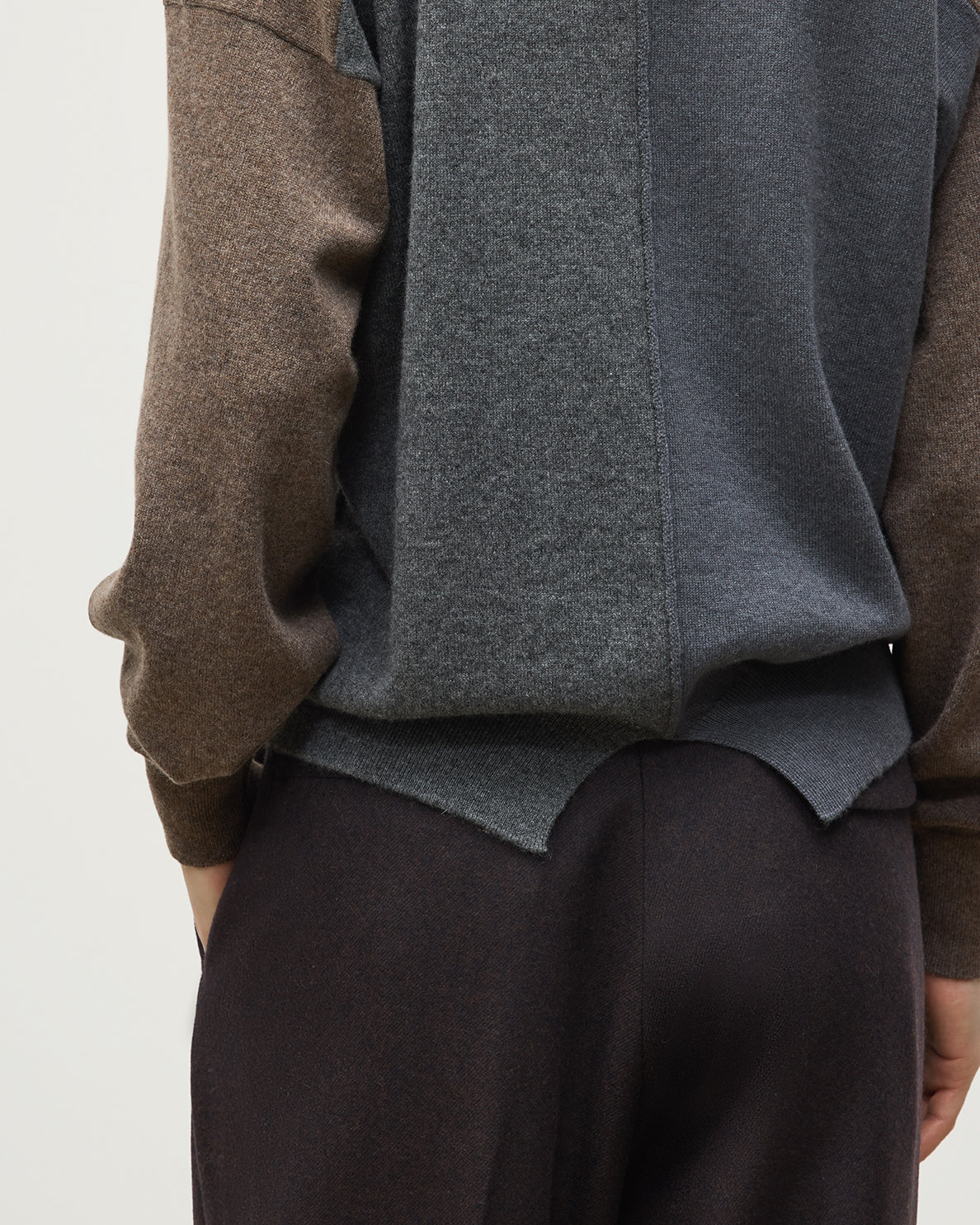 Johnstons of Elgin - Jessie Back Split Brown Colour Block Cashmere Jumper