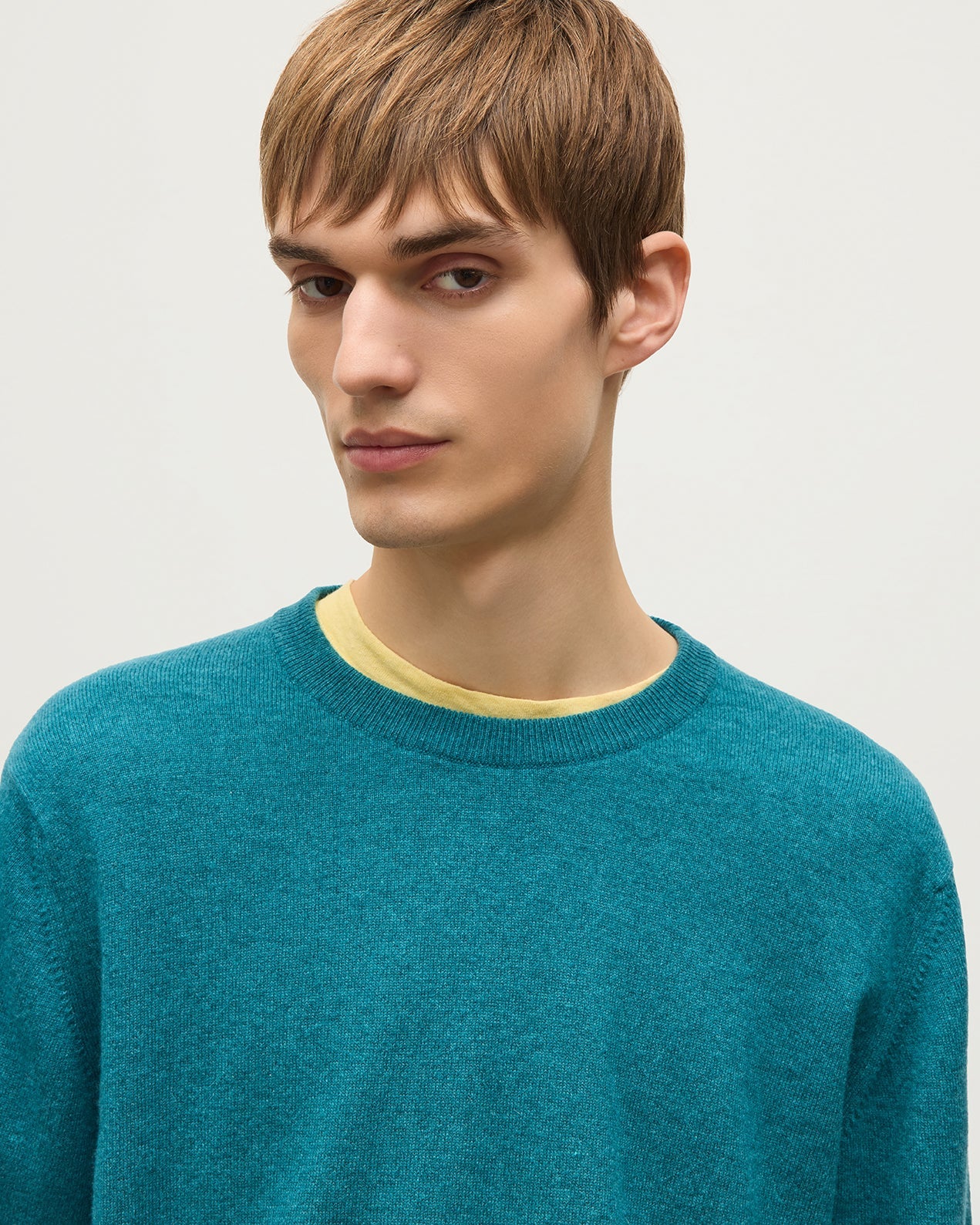 Johnstons of Elgin - Reuben Green Cashmere Crew Jumper