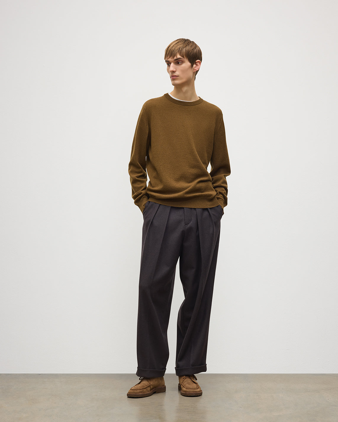 Johnstons of Elgin - Reuben Green Cashmere Crew Jumper
