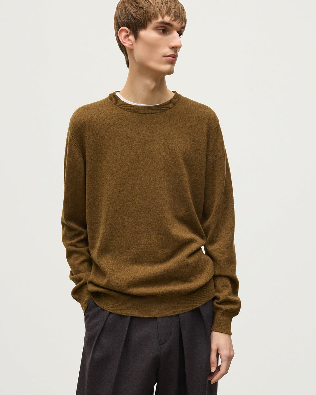 Johnstons of Elgin - Reuben Green Cashmere Crew Jumper