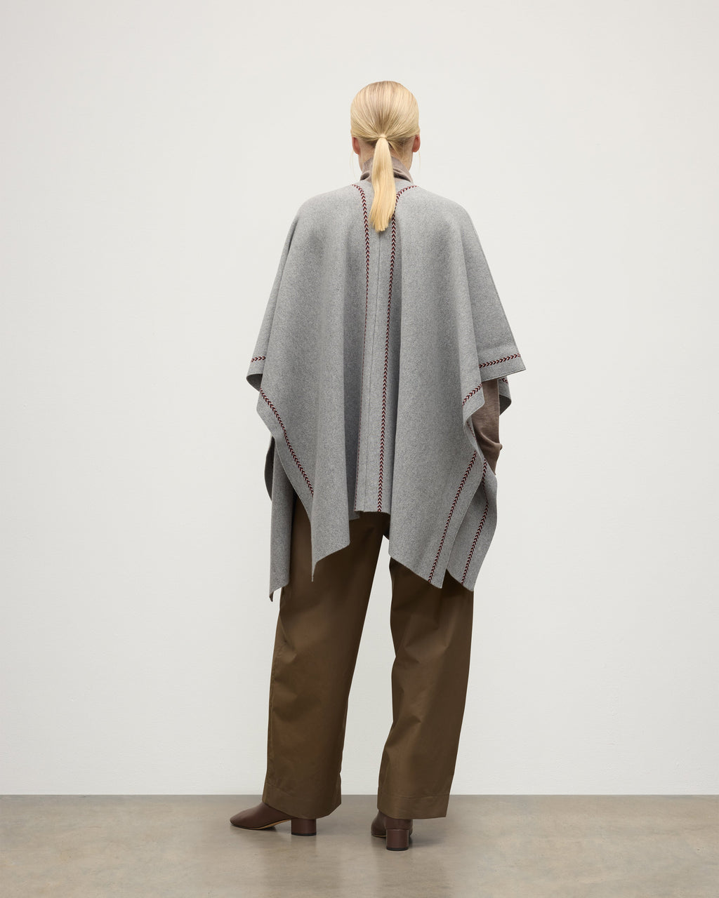 Johnstons of Elgin - Hawk Light Grey Cashmere Poncho