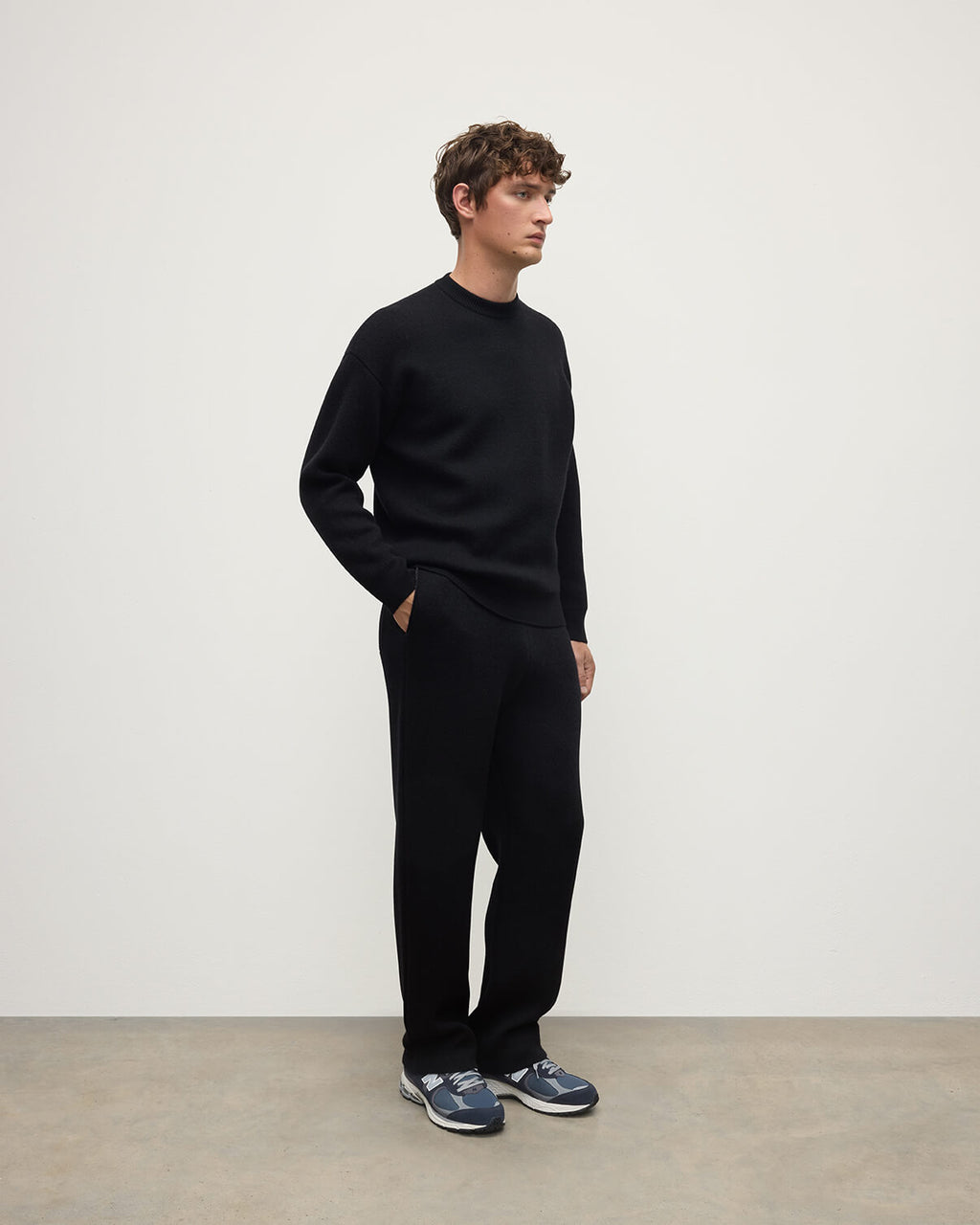 Johnstons of Elgin - Double Face Black Tapered Joggers