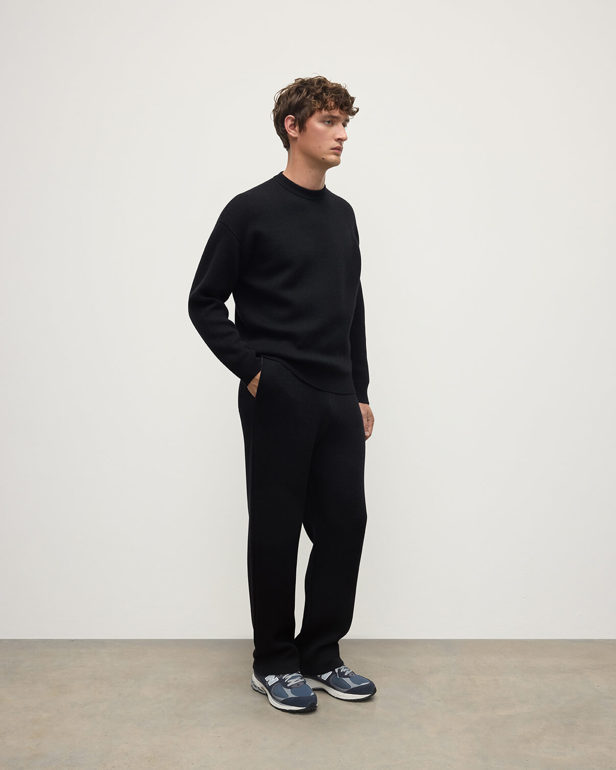 Johnstons of Elgin - Double Face Black Tapered Joggers