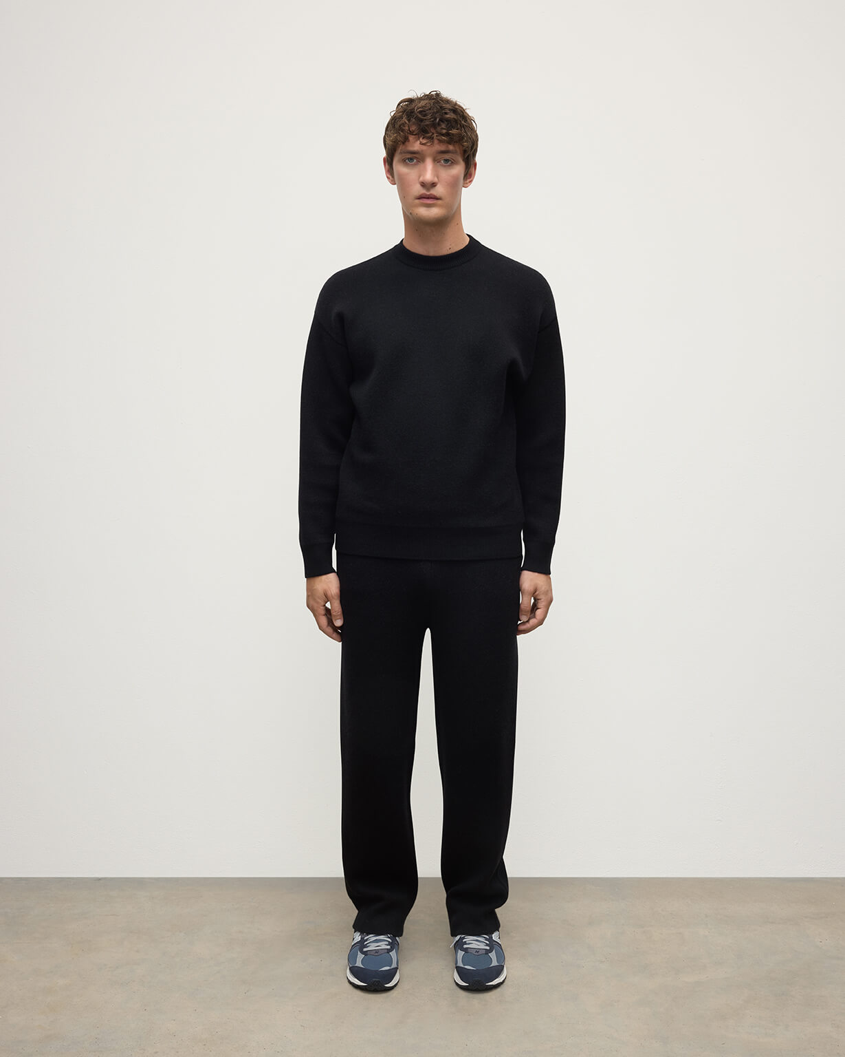 Johnstons of Elgin - Double Face Black Tapered Joggers