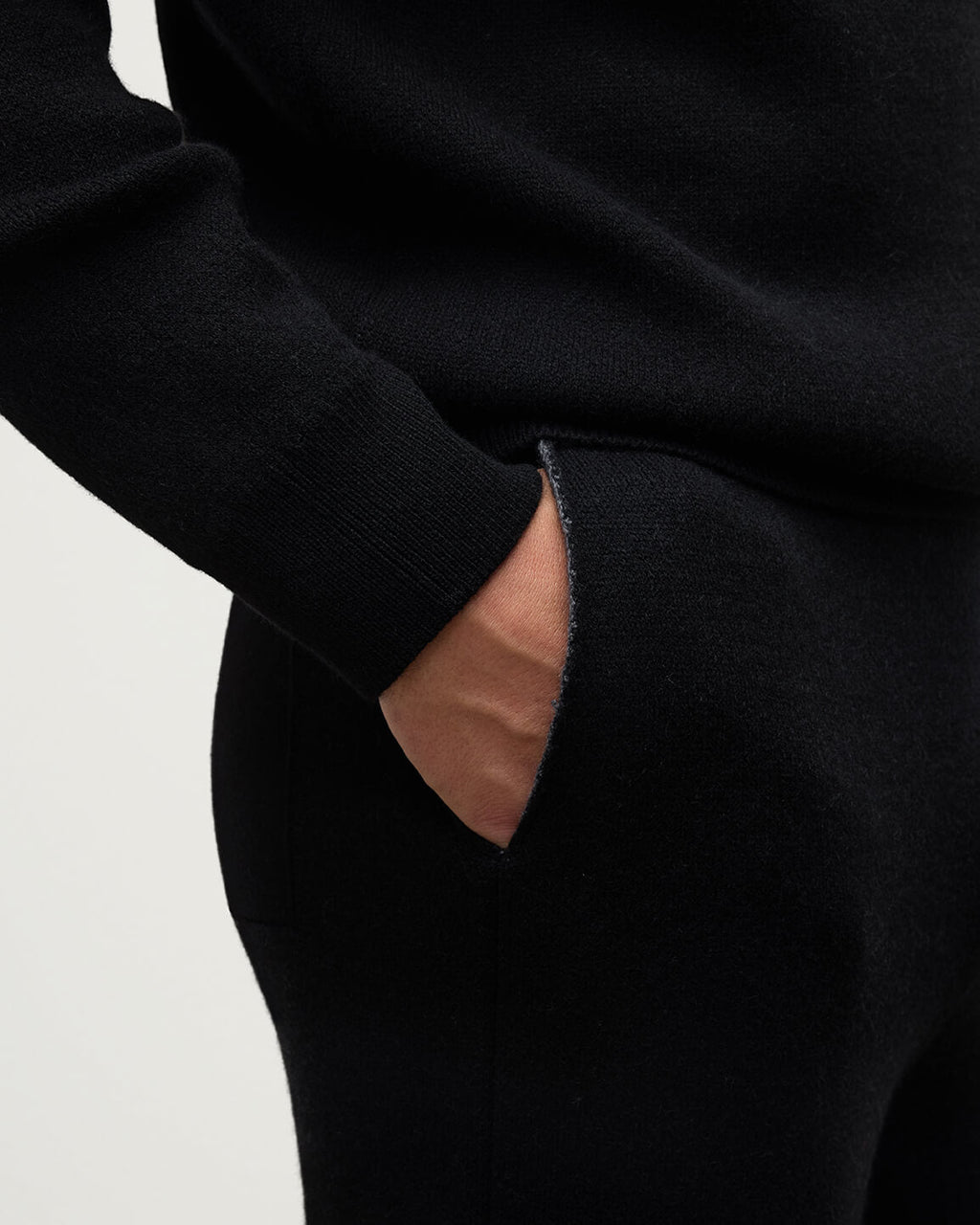 Johnstons of Elgin - Double Face Black Tapered Joggers